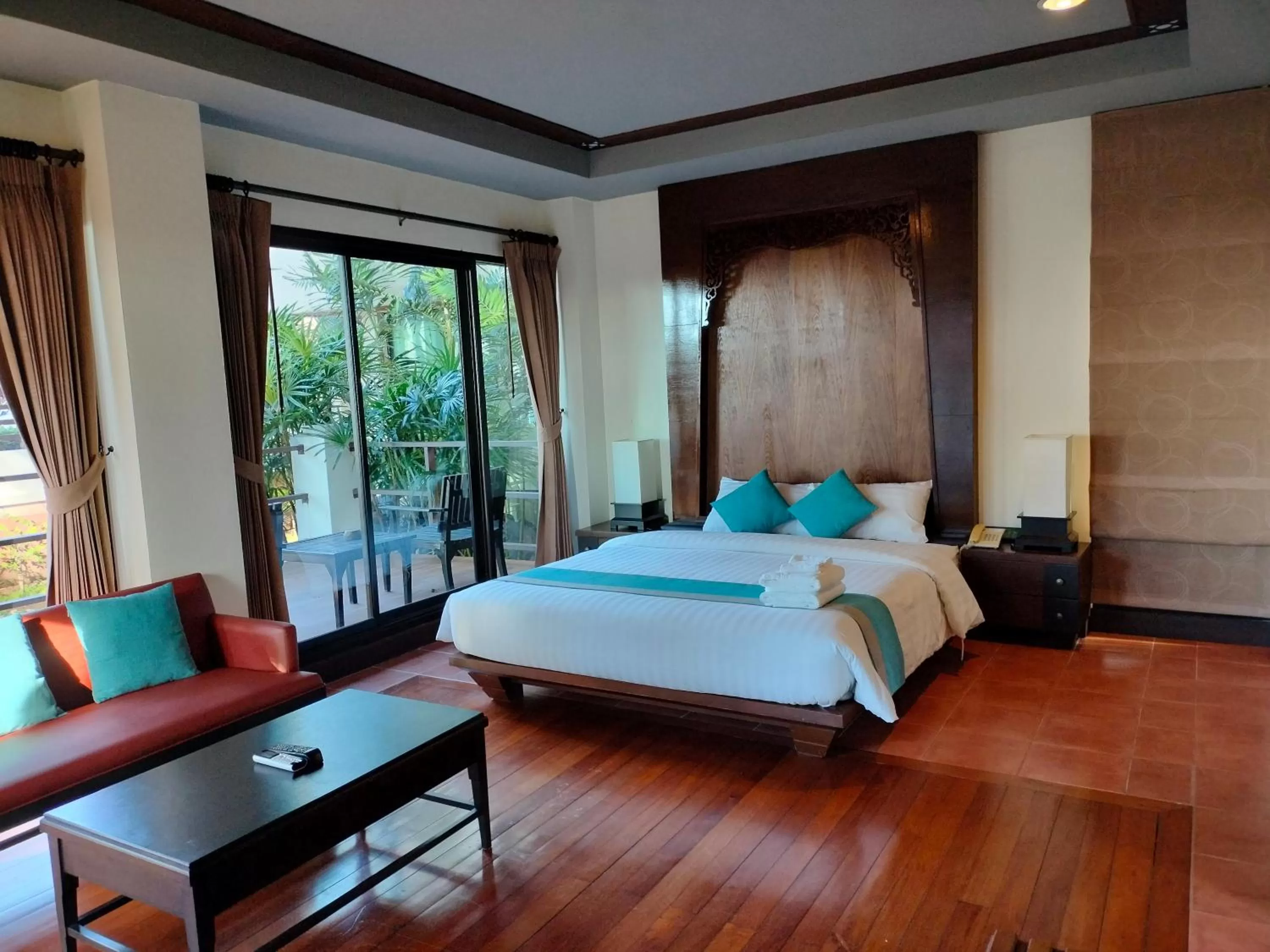 Bed in Chang Buri Resort & Koh Chang Hillside