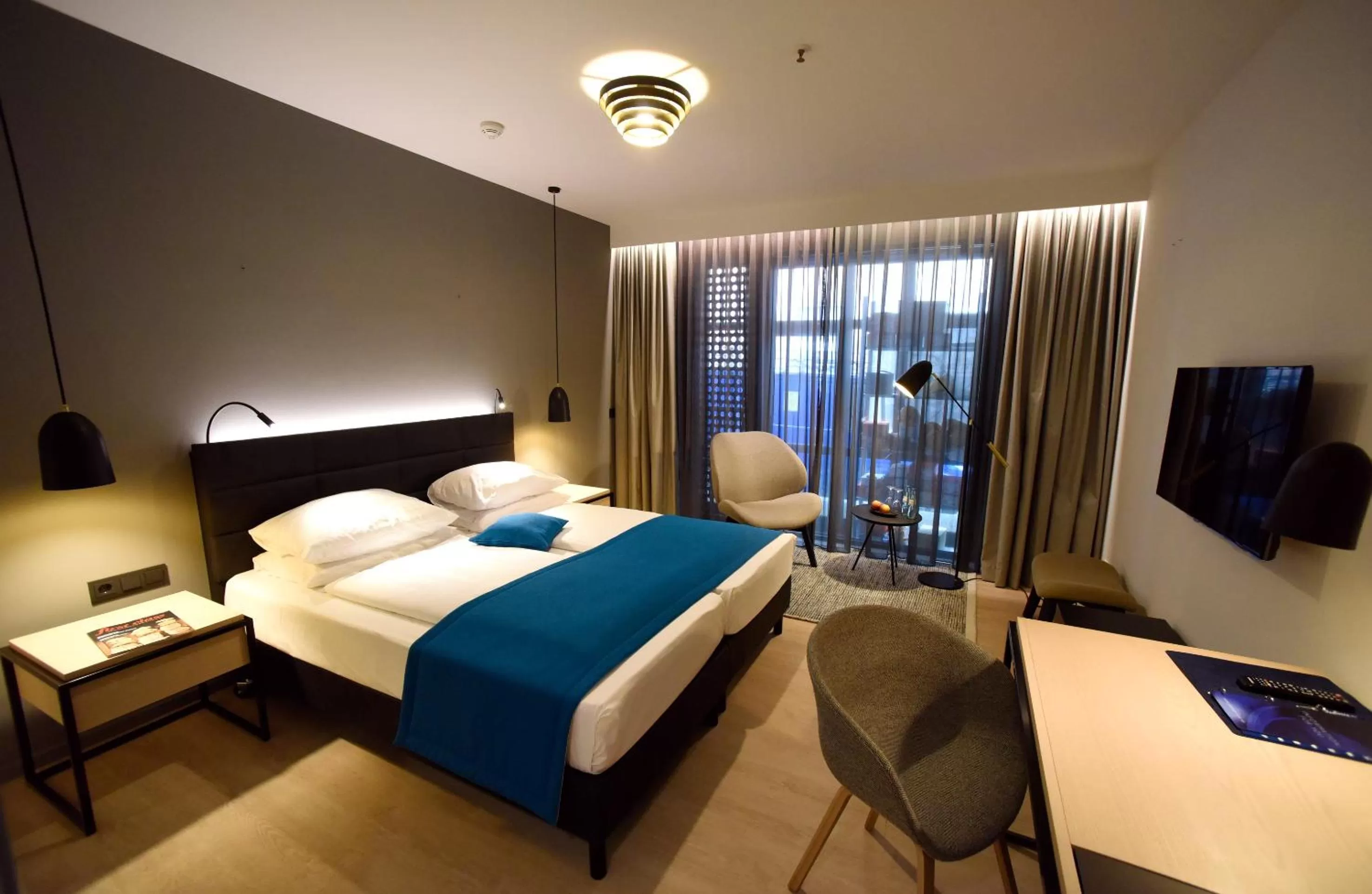 Bedroom, Bed in Radisson Blu Hotel, Mannheim