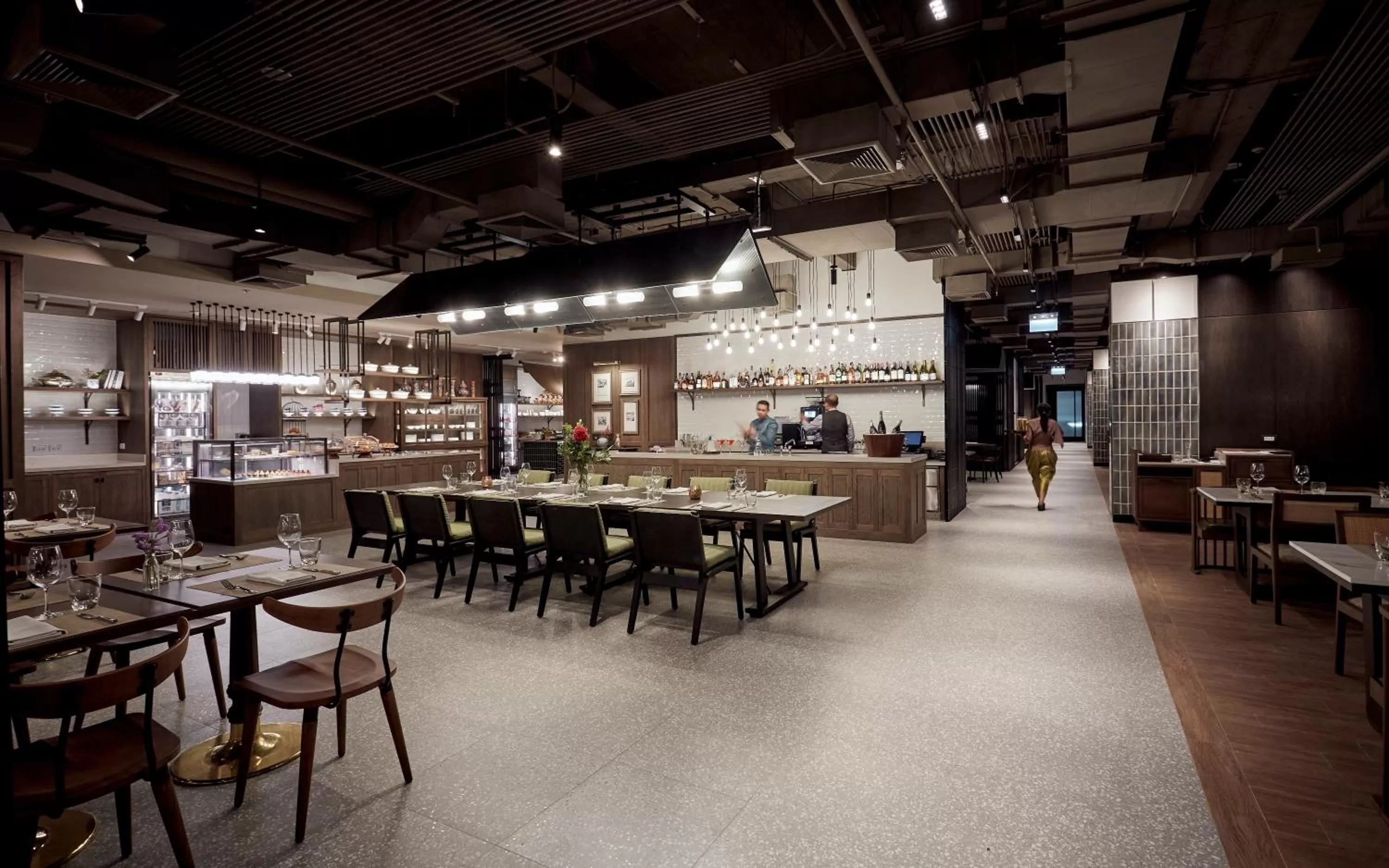 Restaurant/places to eat in Montien Hotel Surawong Bangkok