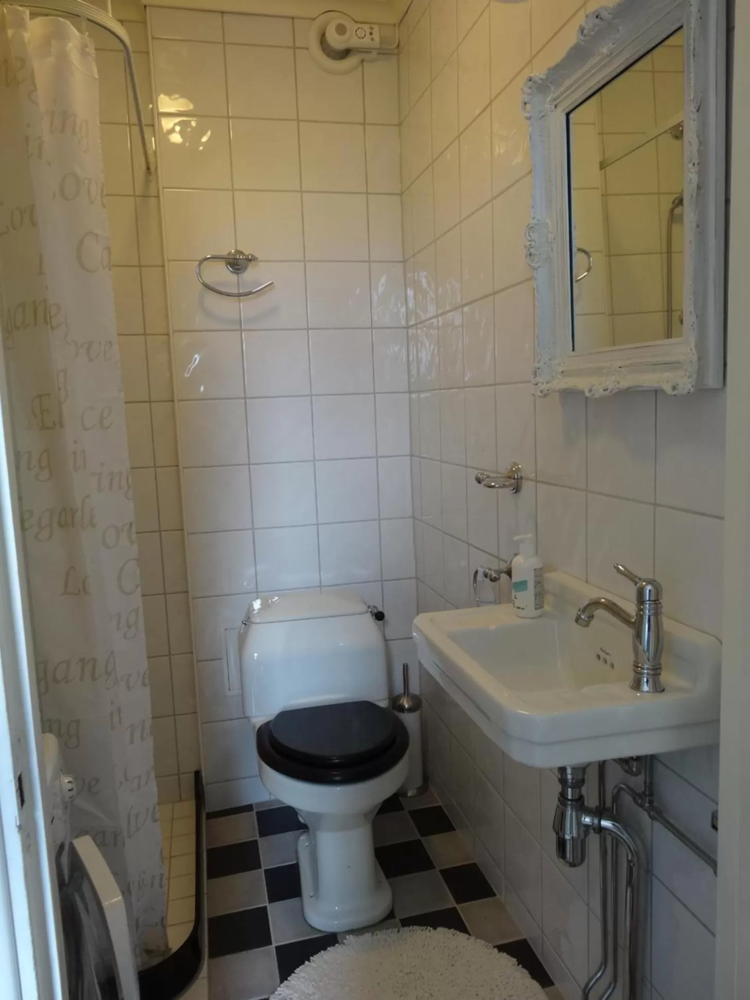 Bathroom in Gröna Lena