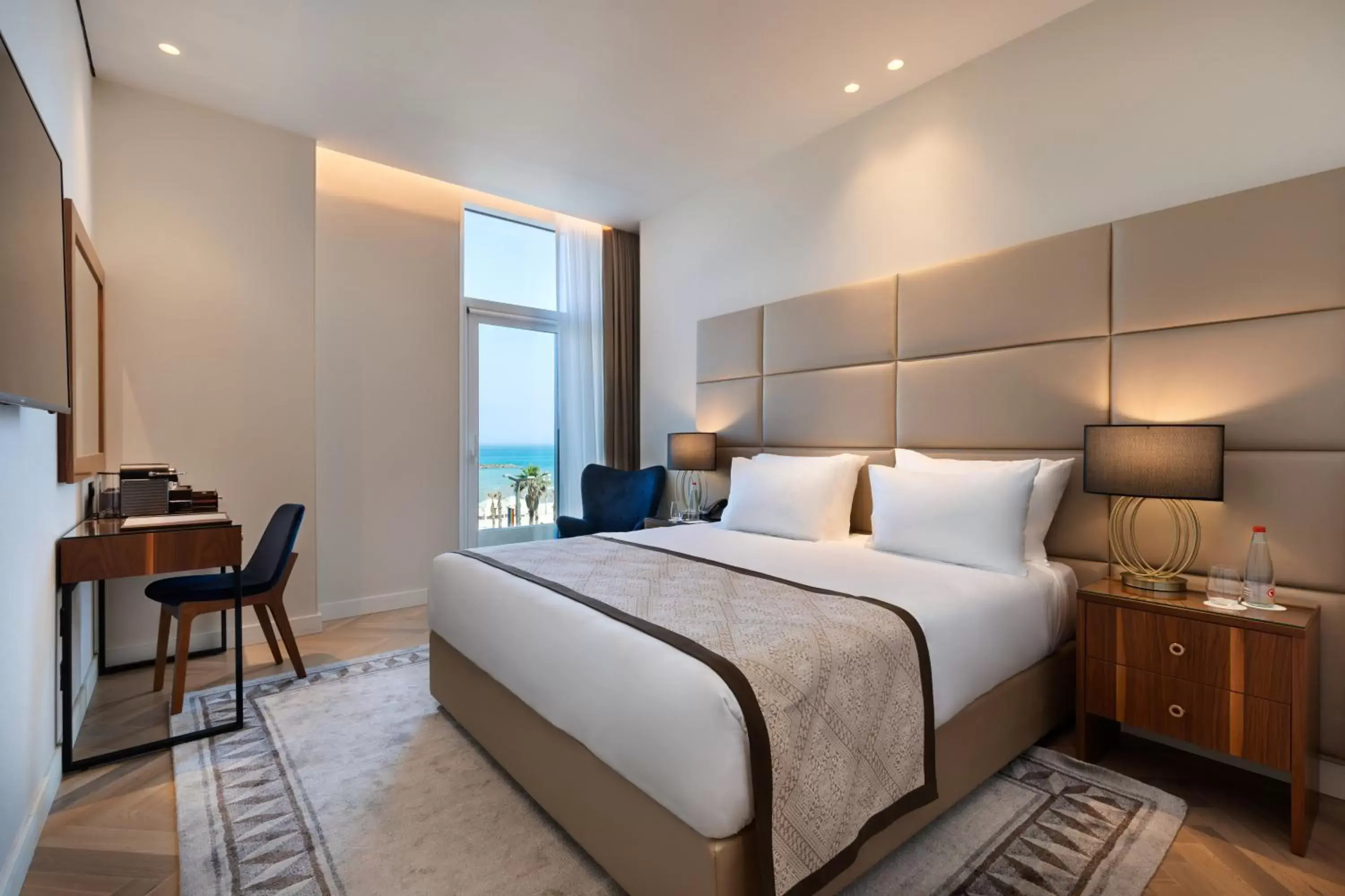 Deluxe Double Room with Sea View - single occupancy in Herbert Samuel Opera Tel Aviv Deluxe Double Room with Sea View - single occupancy in Herbert Samuel Opera Tel Aviv