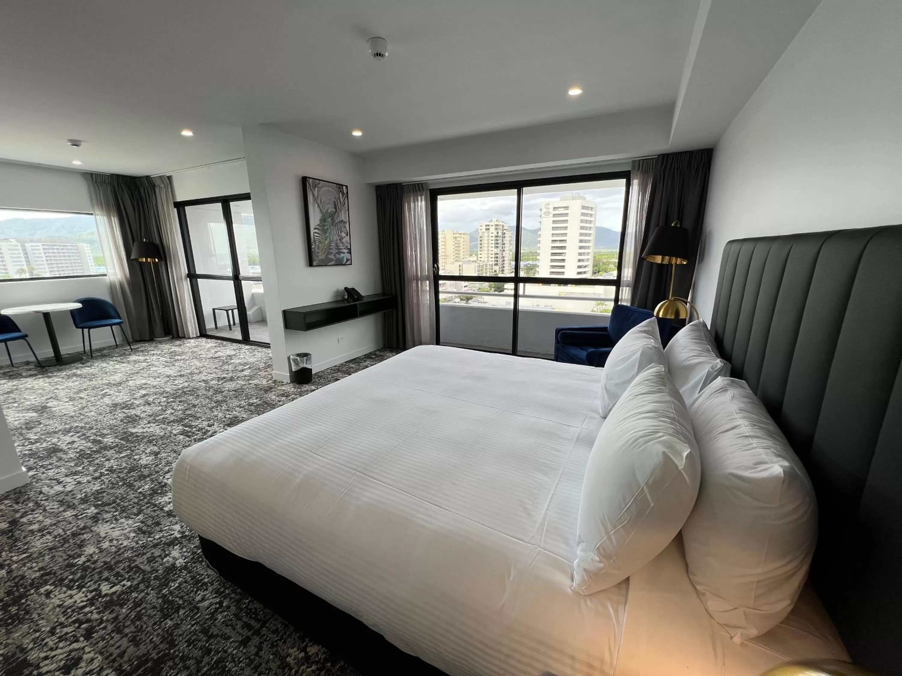 Bedroom, Bed in The Benson Hotel