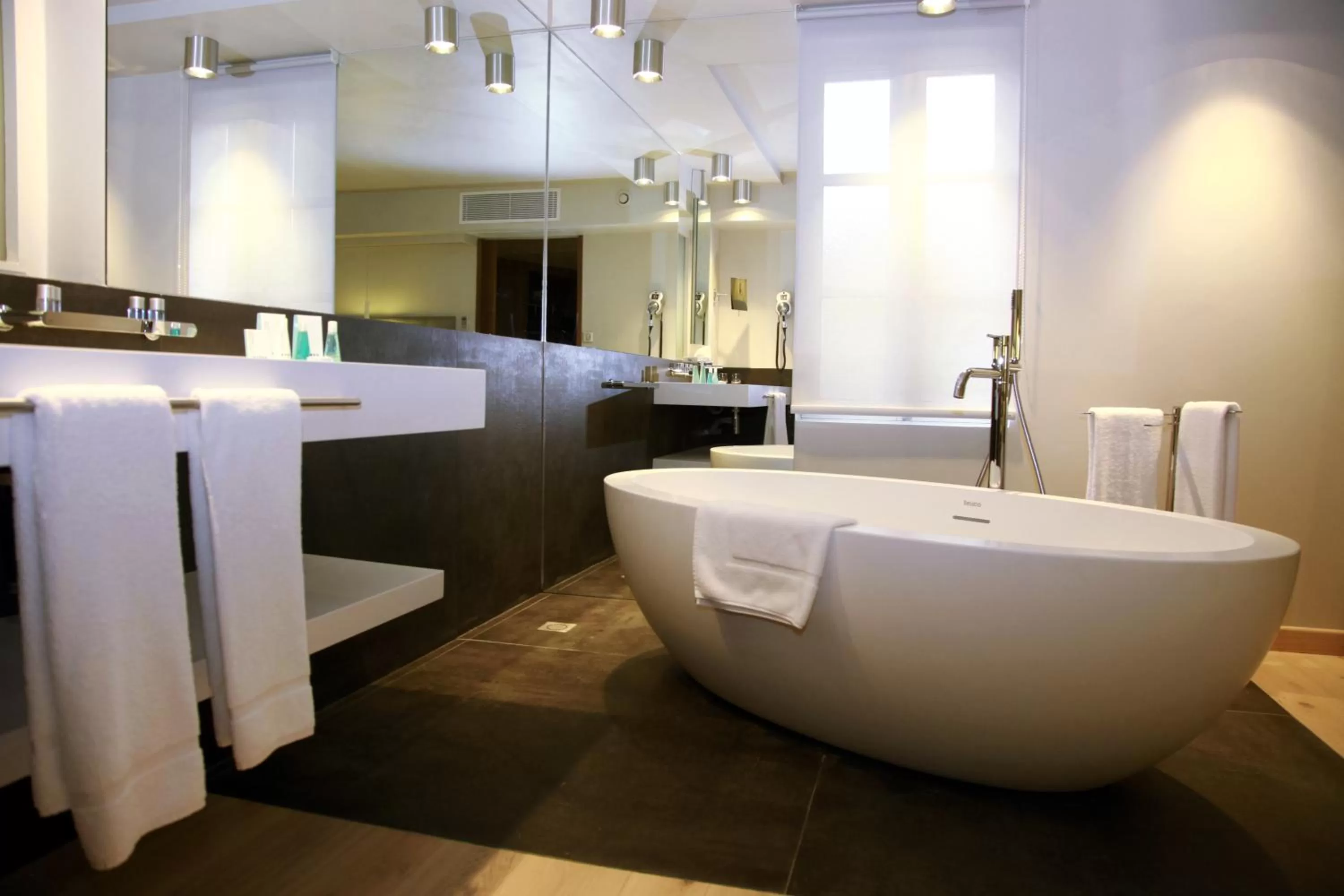 Bathroom in Le Pré du Moulin - Maison Alonso - Hôtel & Restaurant