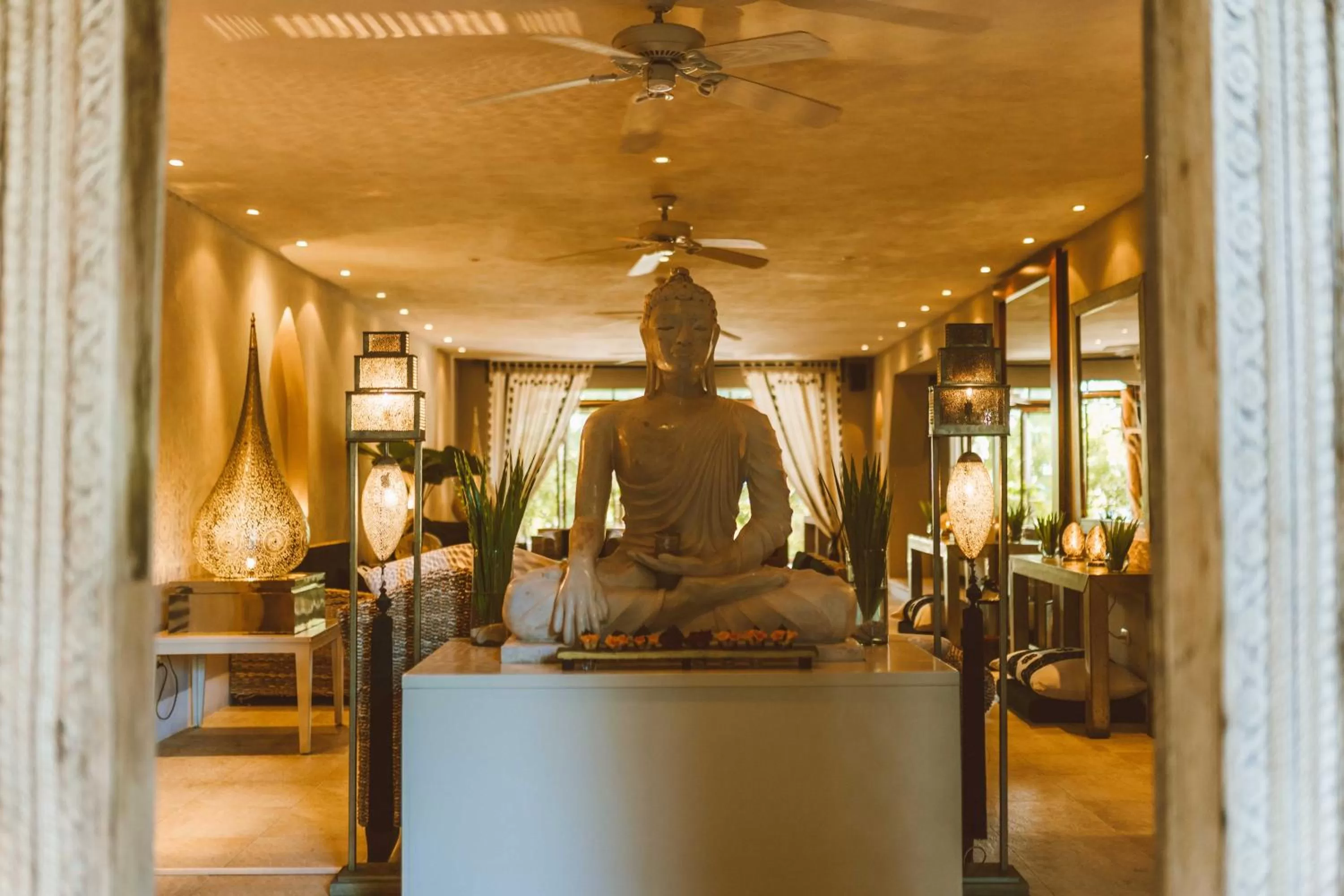 Living room in Jashita Hotel