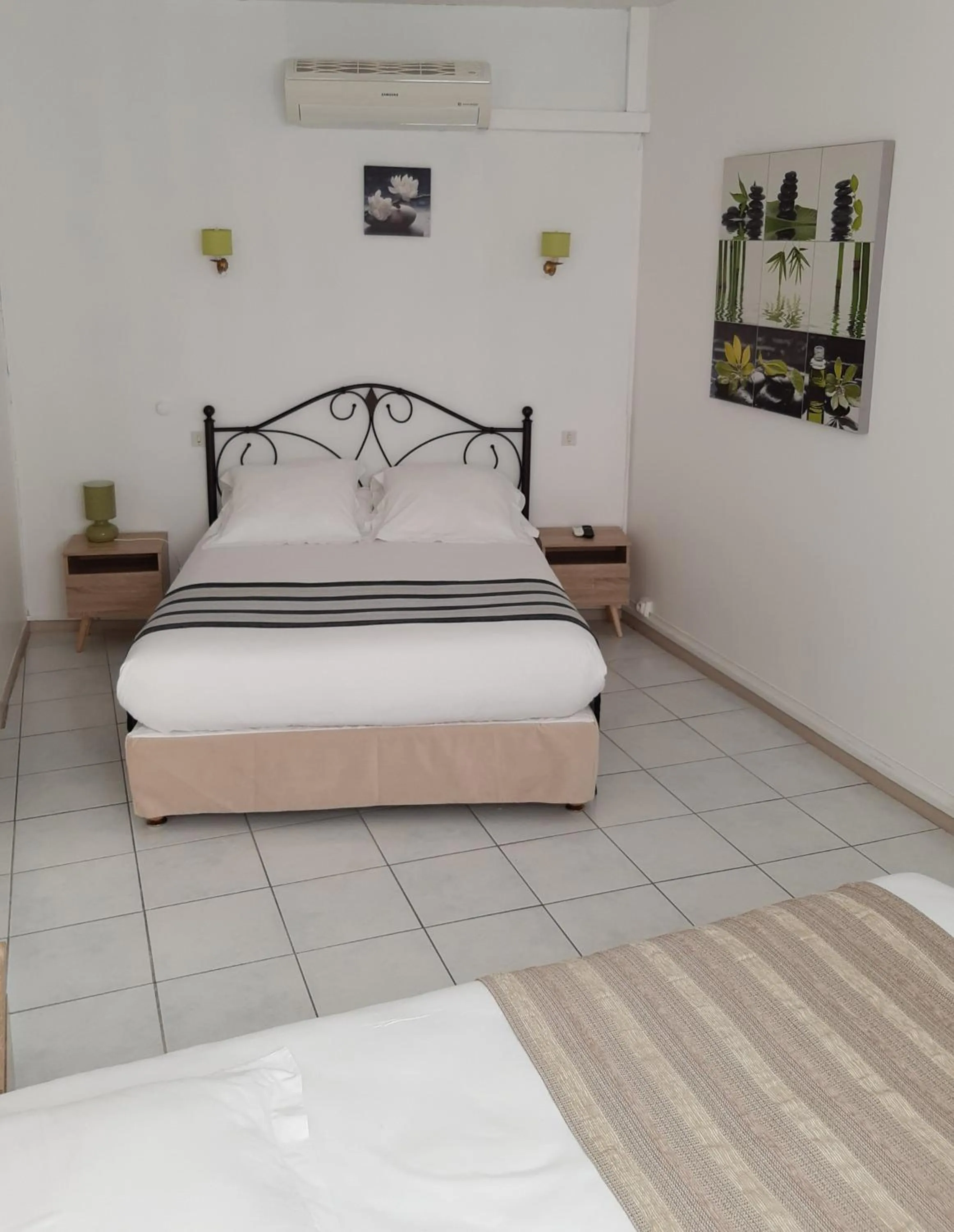 Bedroom, Bed in Logis Hôtel Restaurant Résidence