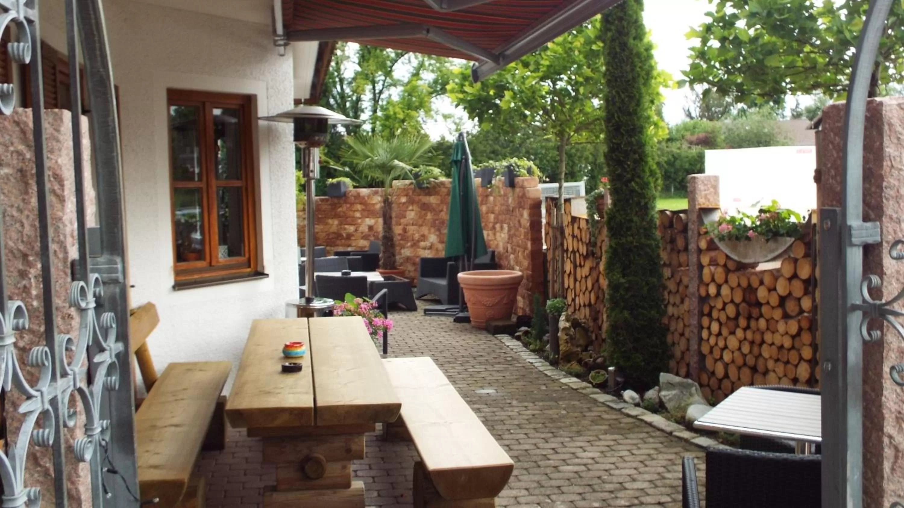 Patio in Hotel Isartaler Hof