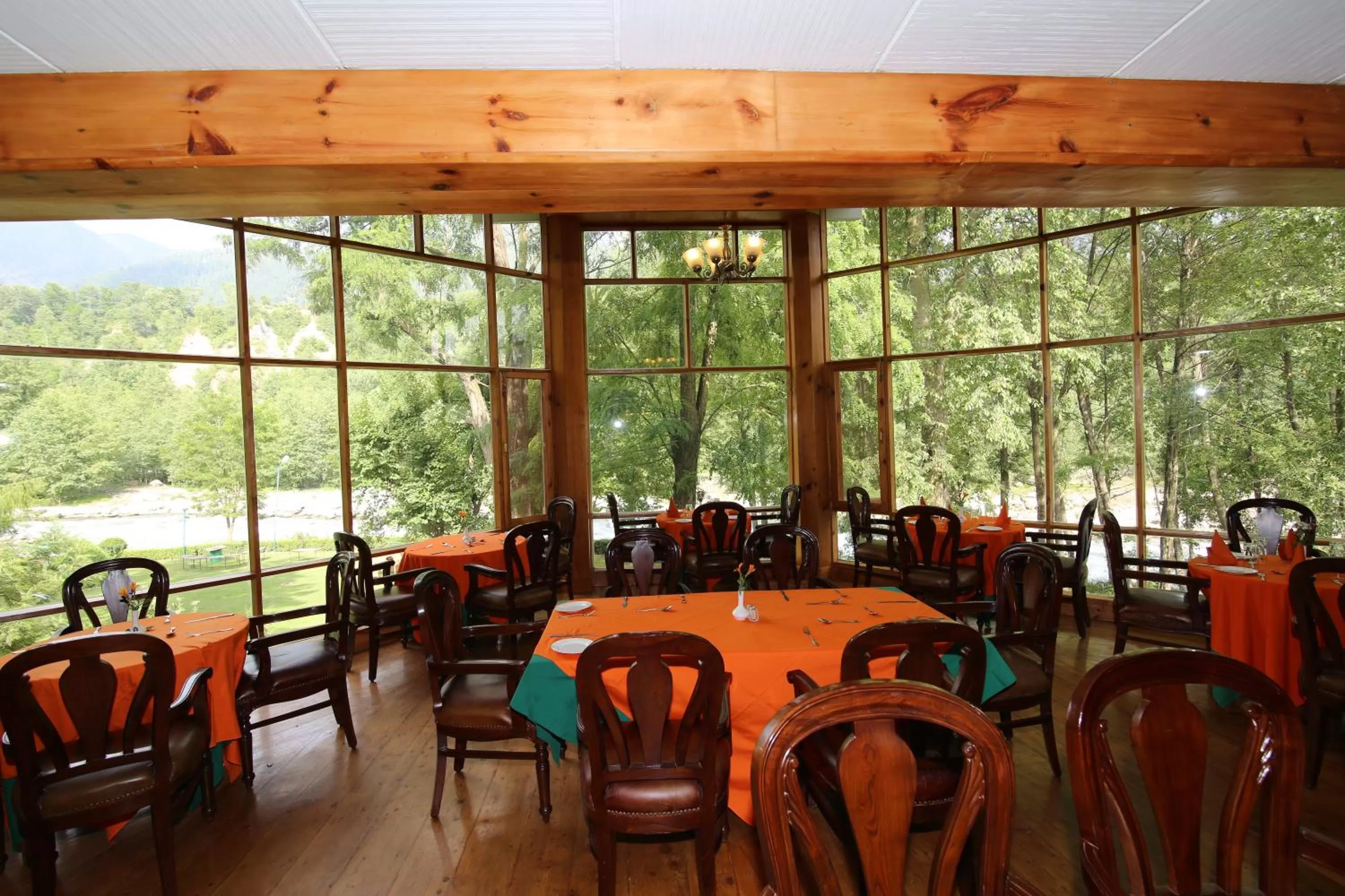 Restaurant/places to eat in Span Resort and Spa, Manali
