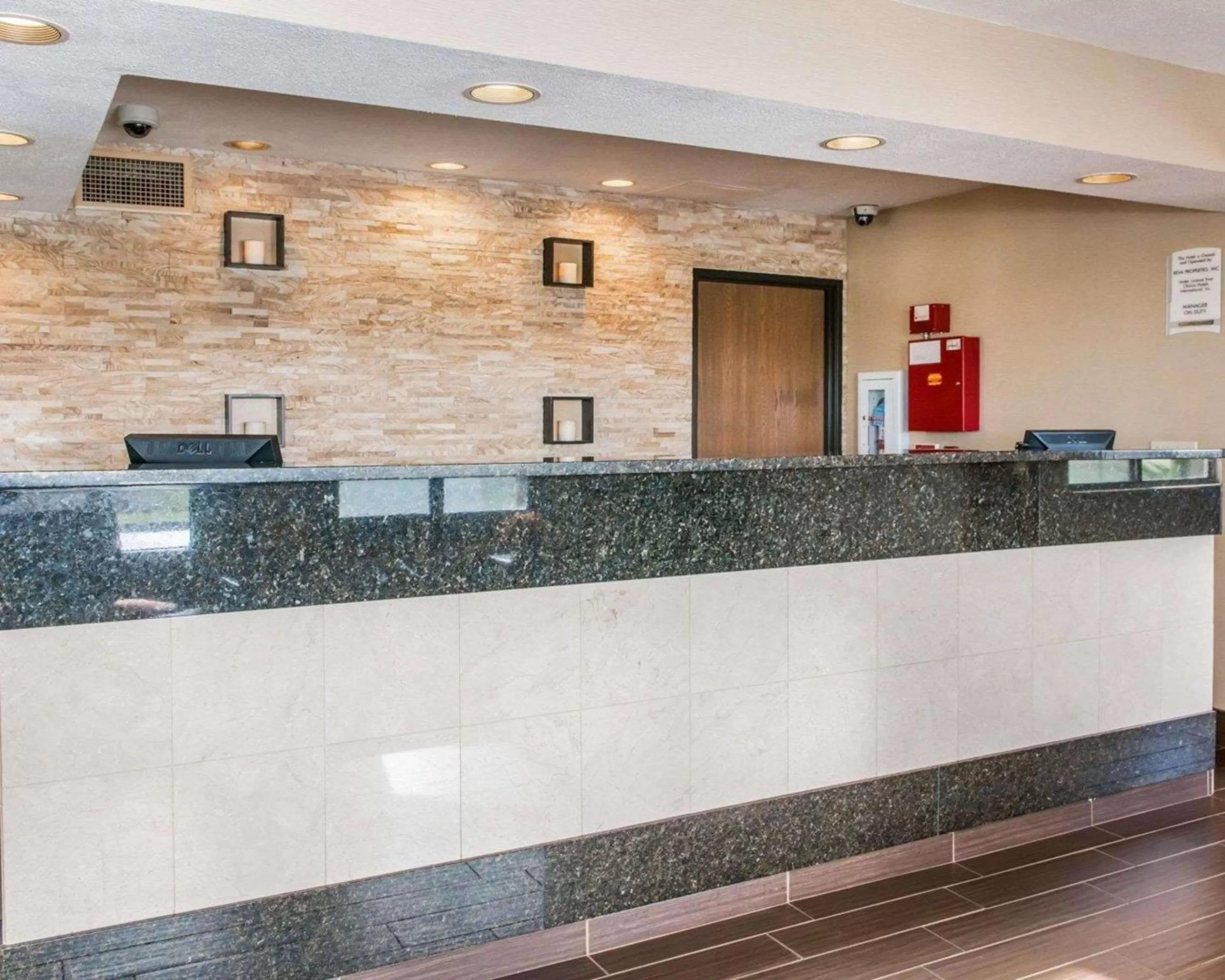 Lobby or reception in Quality Inn Effingham North