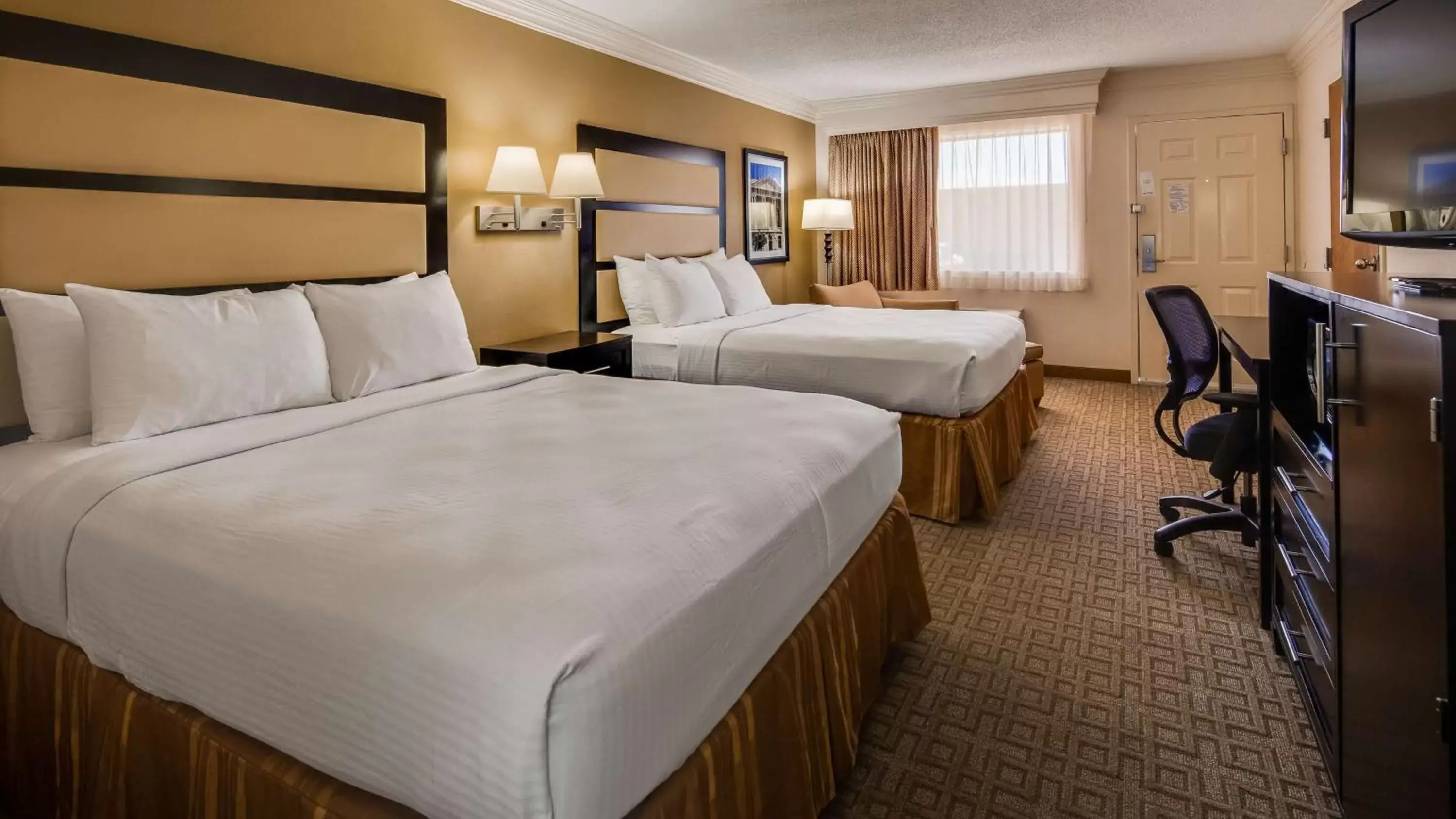 Queen Room with Two Queen Beds - Pet Friendly/Non-Smoking in Best Western Inn & Suites of Macon Queen Room with Two Queen Beds - Pet Friendly/Non-Smoking in Best Western Inn & Suites of Macon