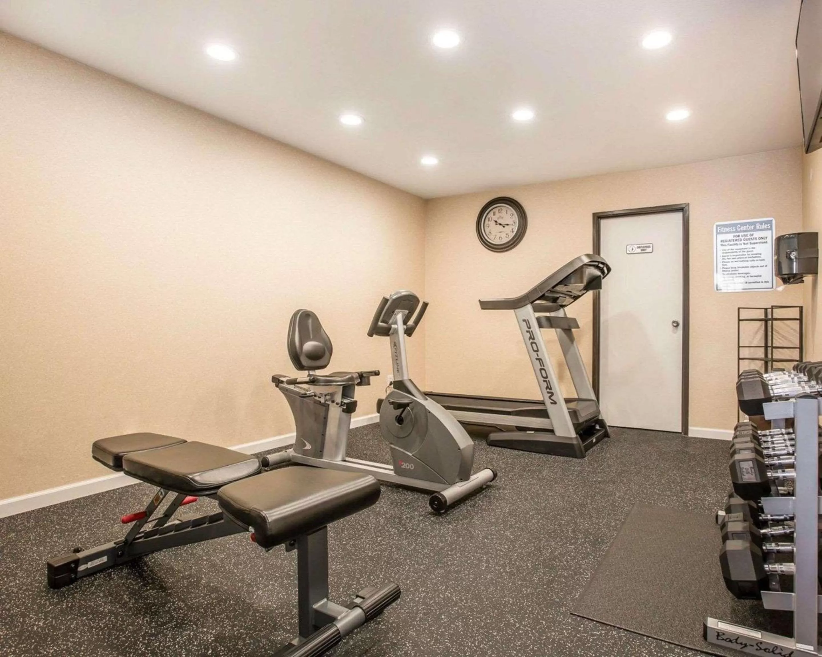 Fitness centre/facilities in Quality Inn & Suites Woodland - Sacramento Airport