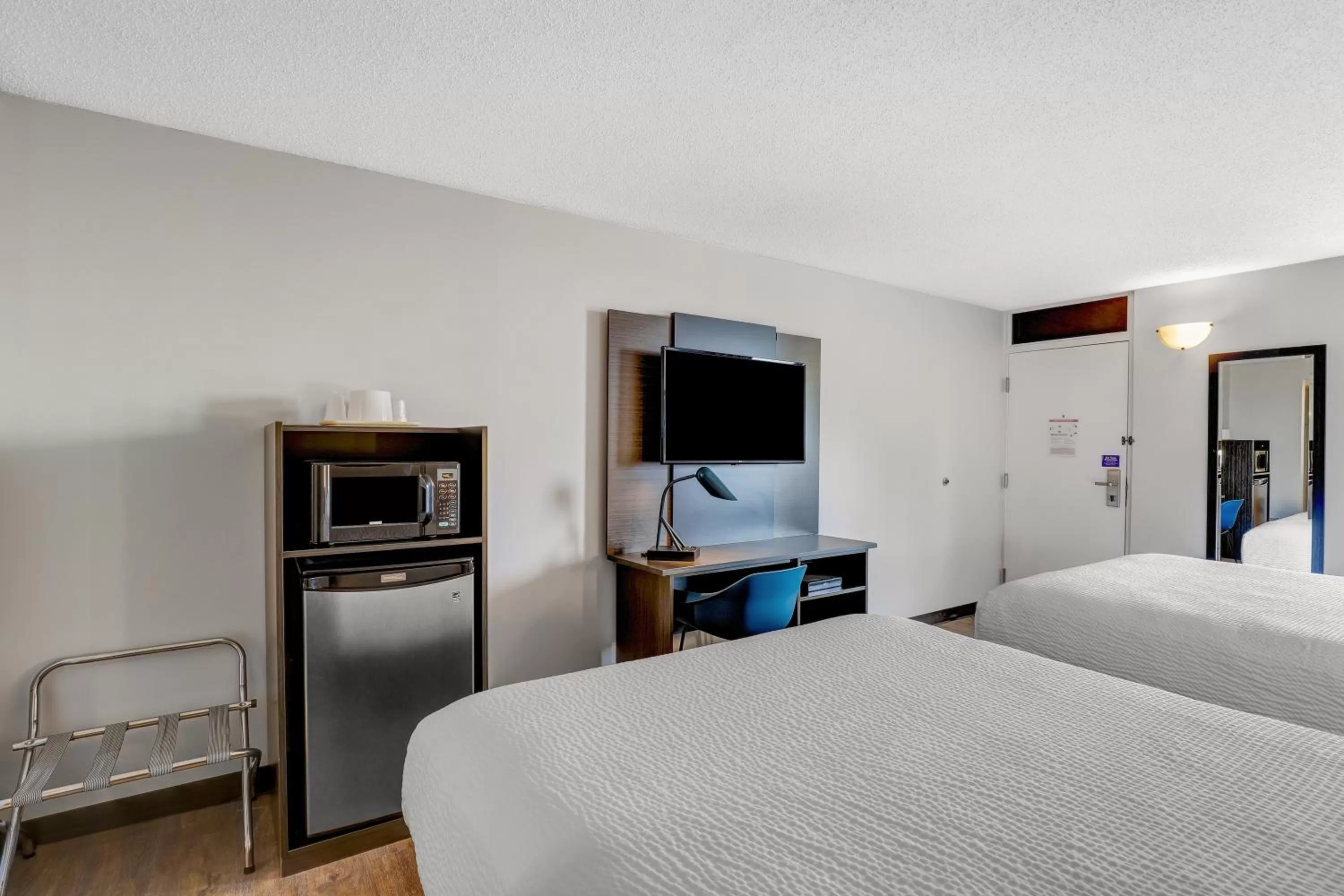 Bed in Motel 6 Brooks AB