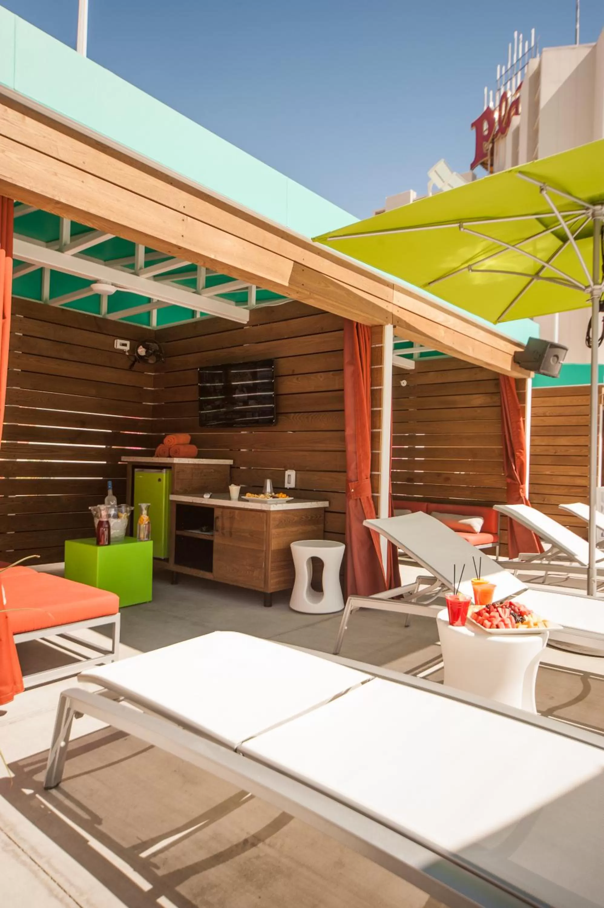 Swimming pool in Plaza Hotel & Casino