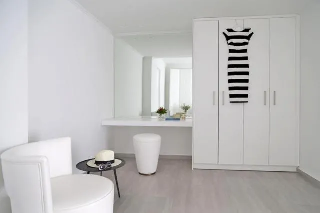 wardrobe in Racconto Boutique Design Hotel (Adults Only)
