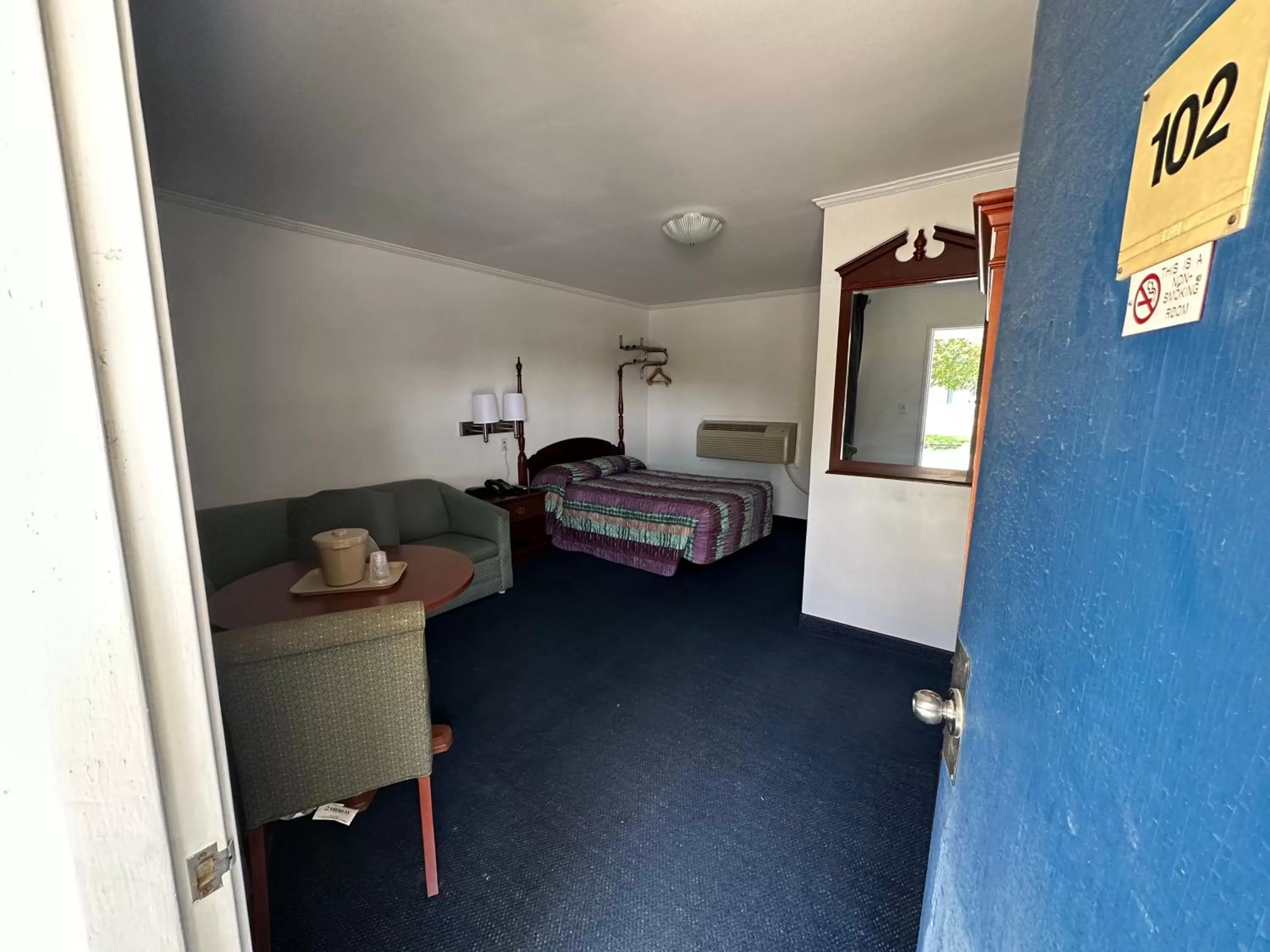 Bedroom, Bed in Four Oaks Lodging