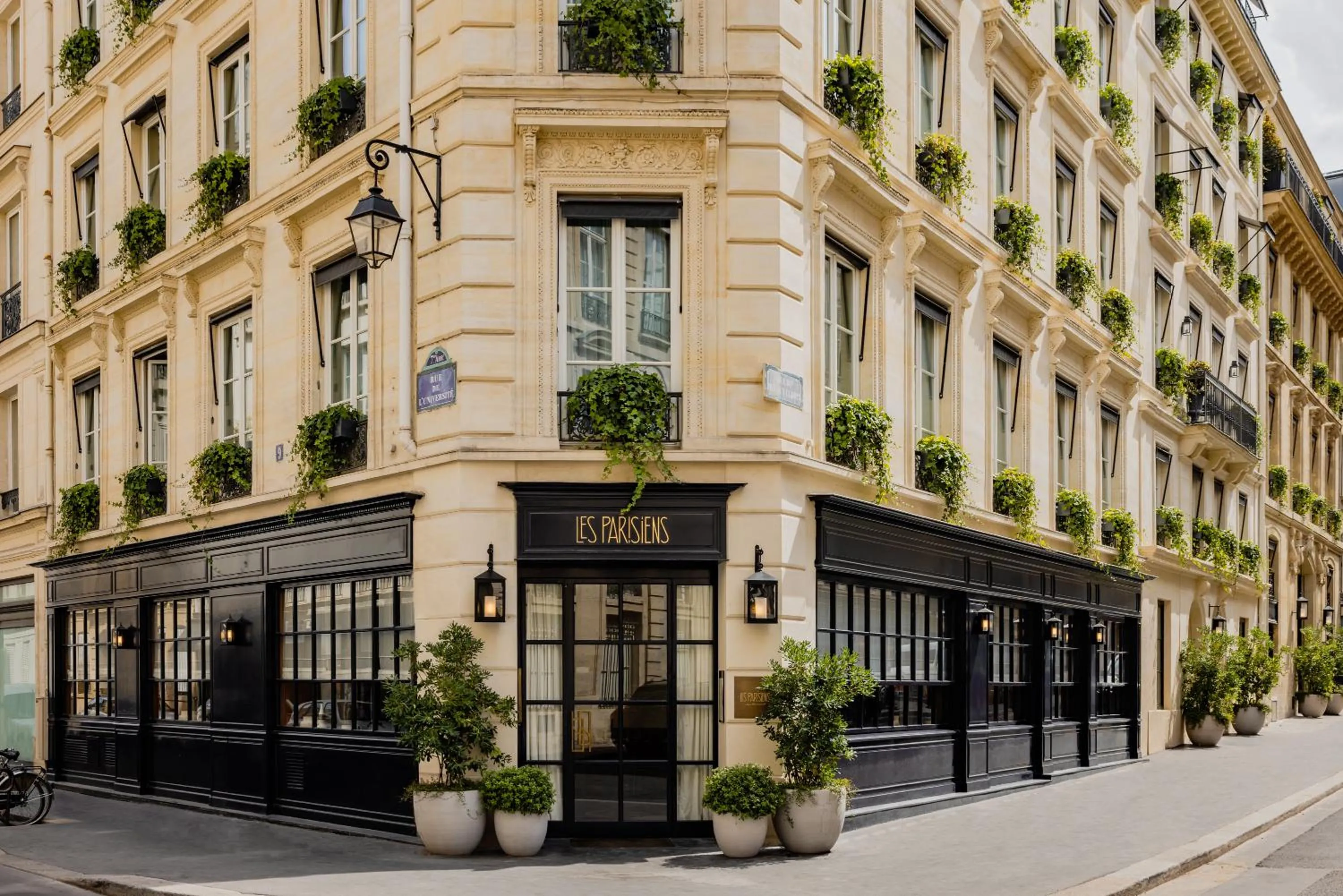Restaurant/places to eat in Pavillon Faubourg Saint-Germain & Spa