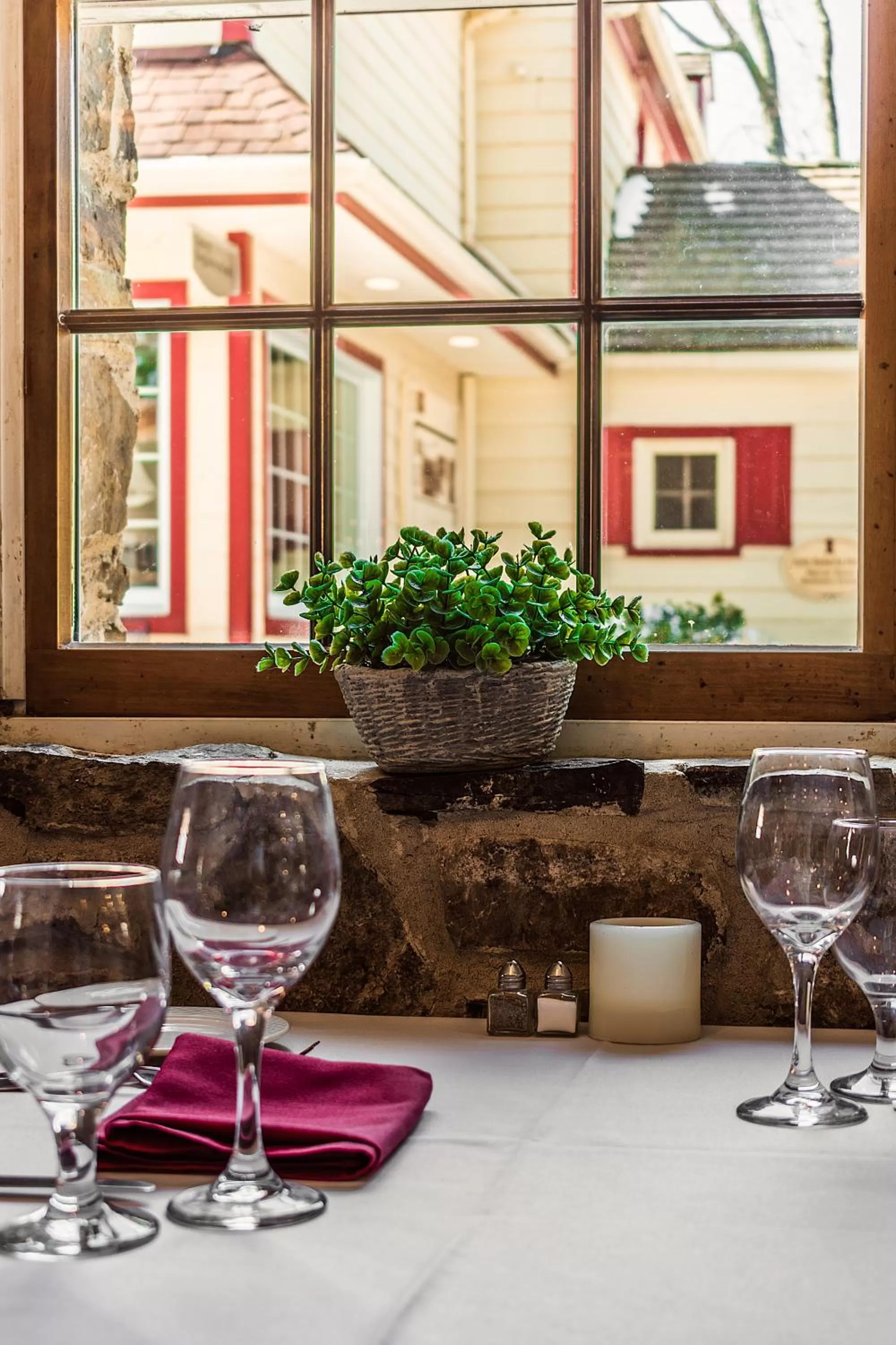 Restaurant/places to eat in Joseph Ambler Inn