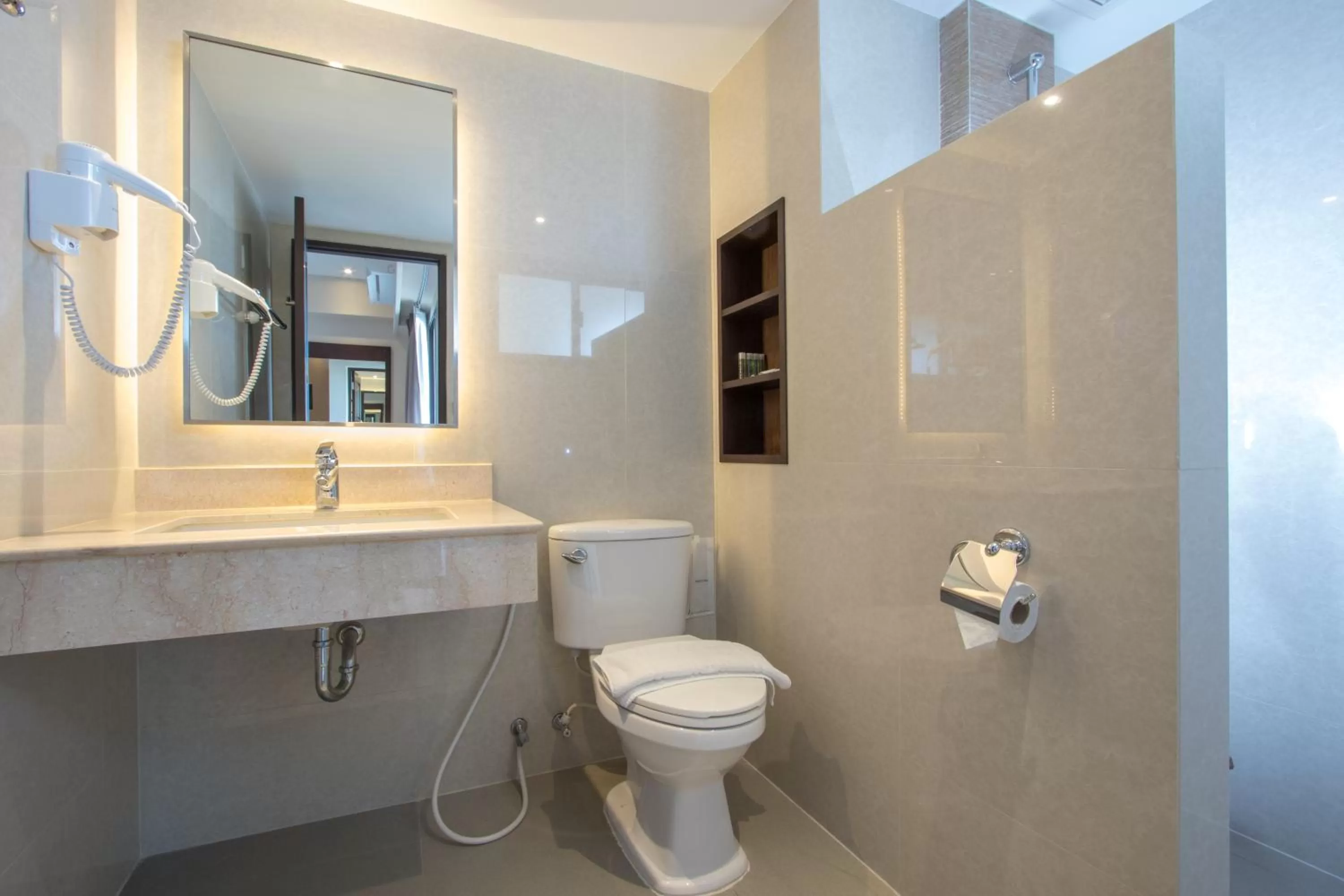 Toilet in Chateau de Sukhumvit