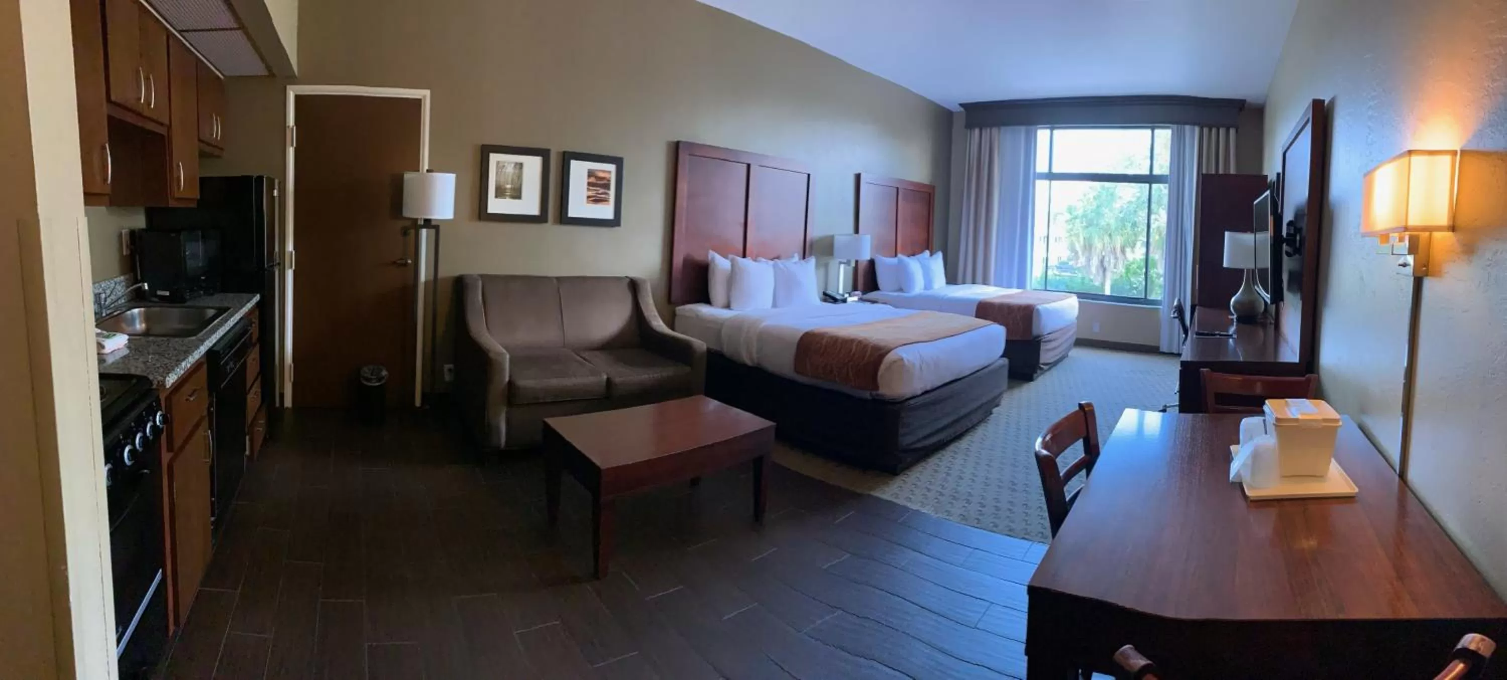 Photo of the whole room, Bed in Tollgate Inn