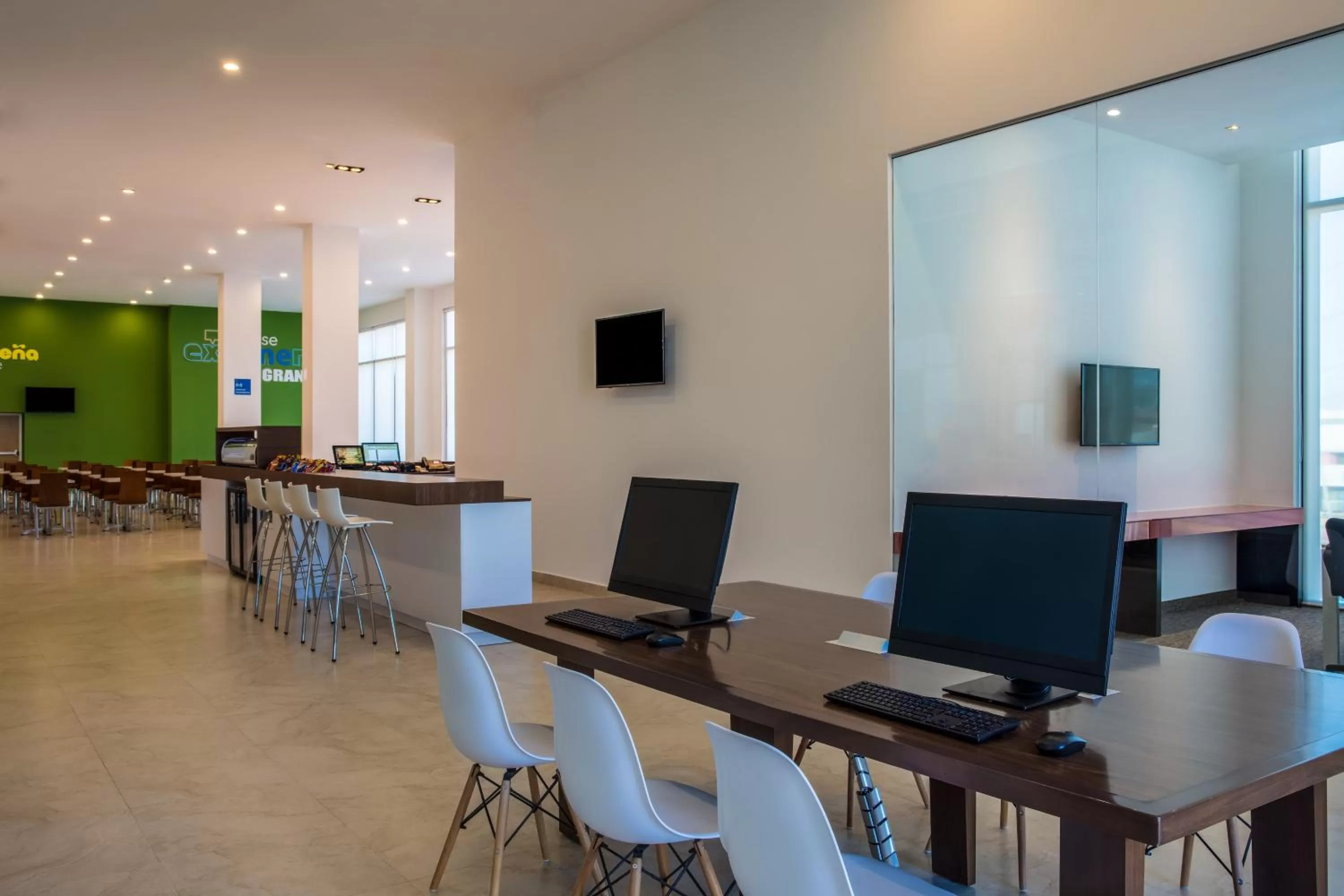 Business facilities in One Chihuahua Fashion Mall