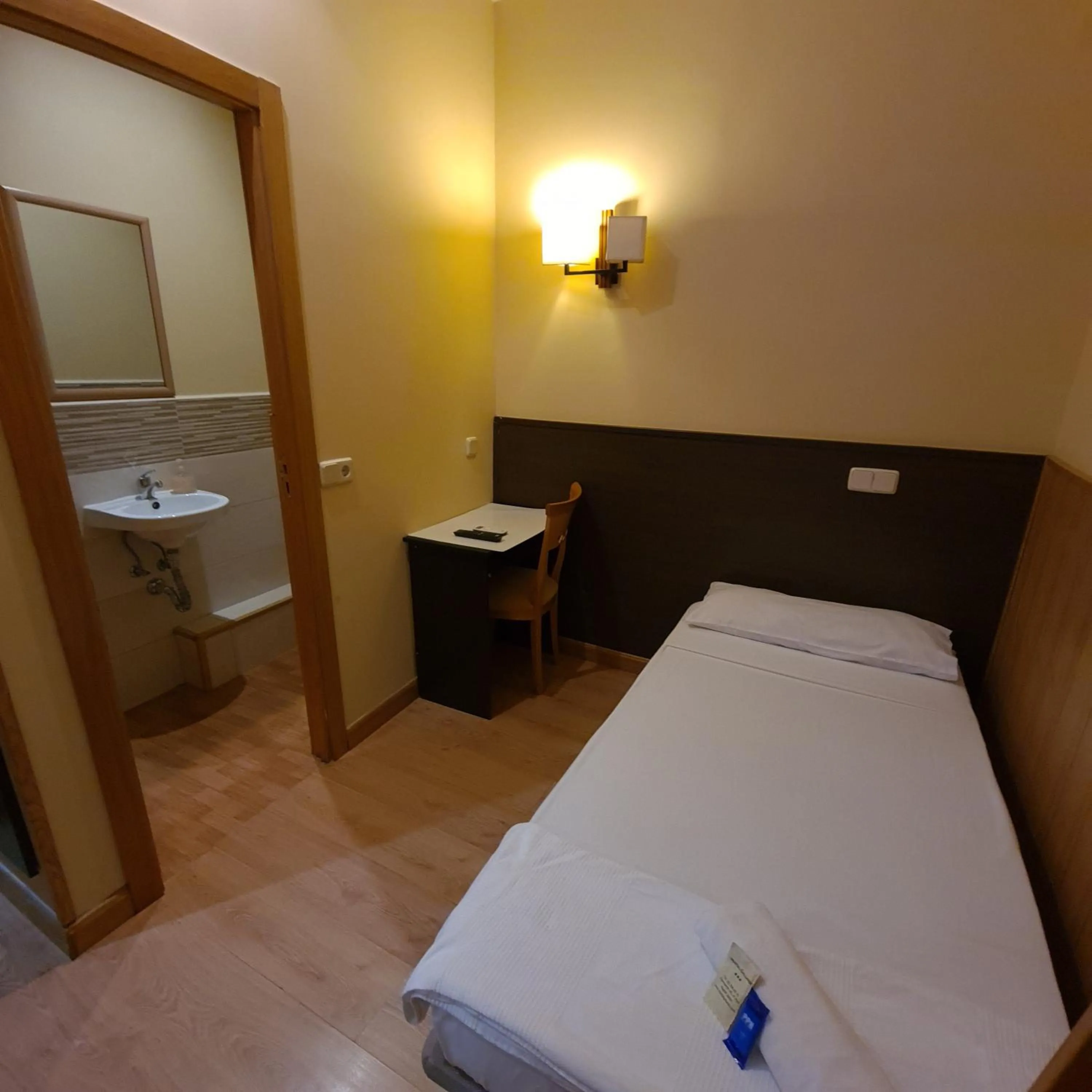 Bed in Hostal Oporto