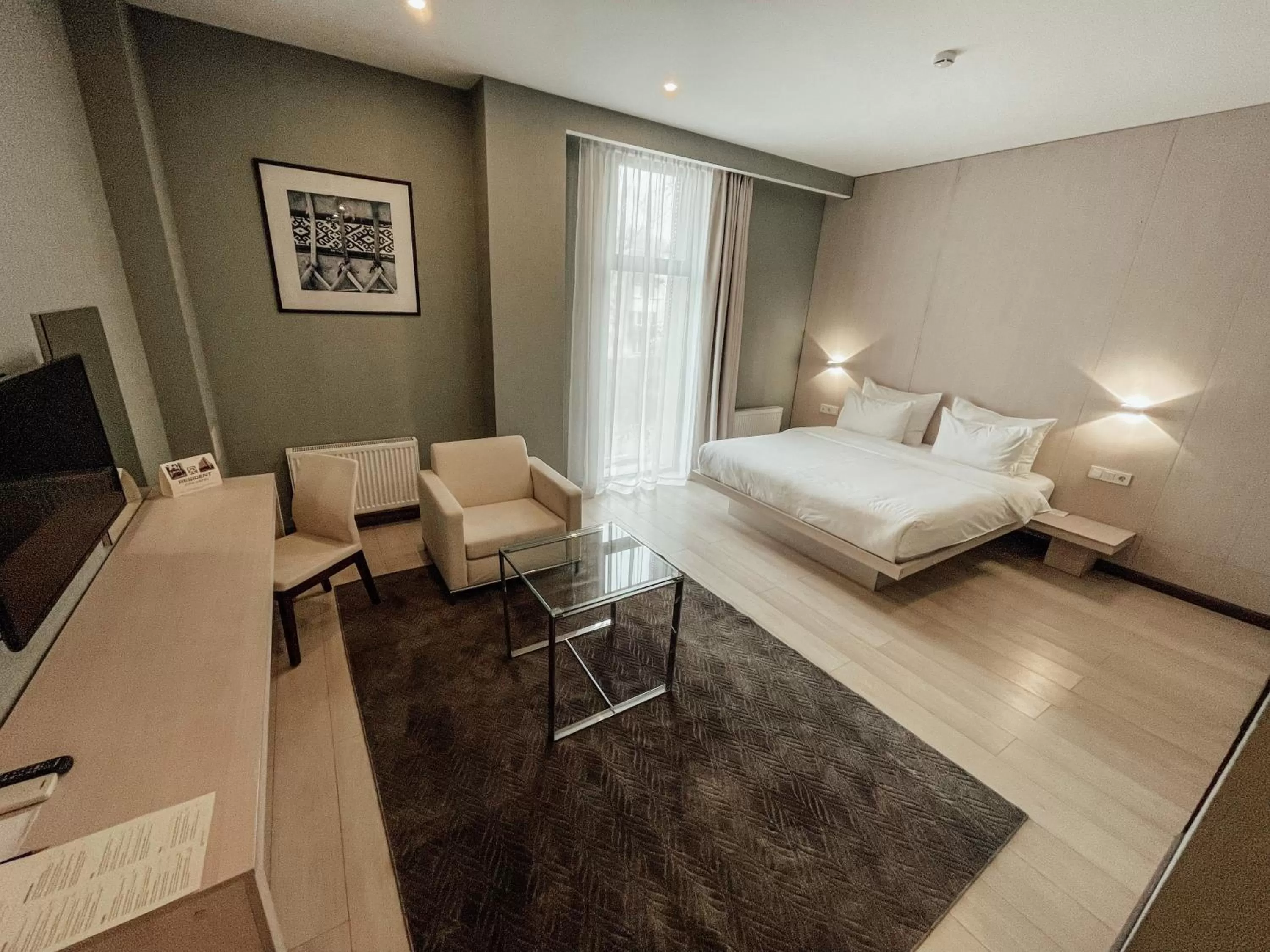 Photo of the whole room, Bed in Resident City Hotel