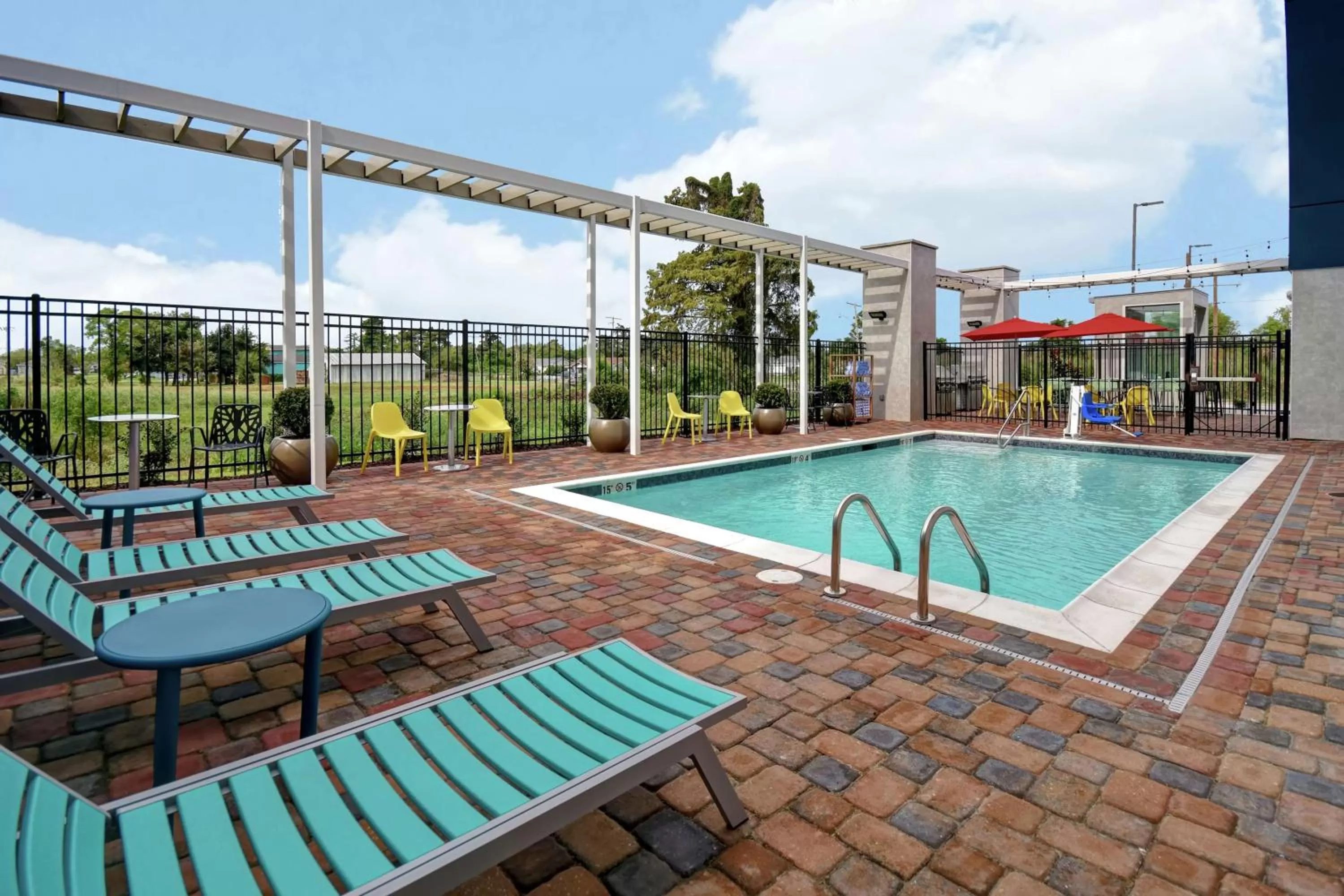 Pool view in Home2 Suites by Hilton Harvey New Orleans Westbank