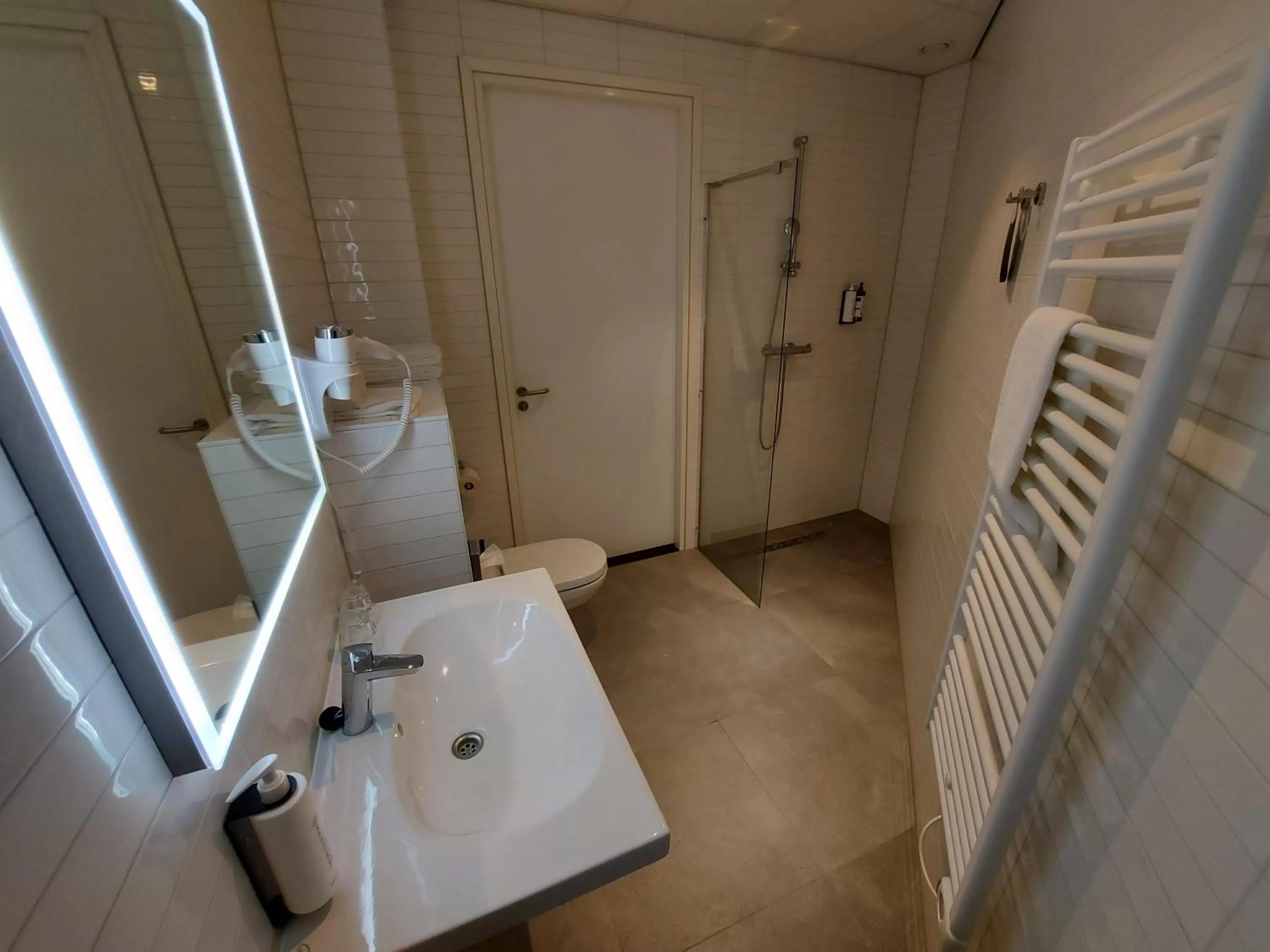 Shower in ibis Styles Almere