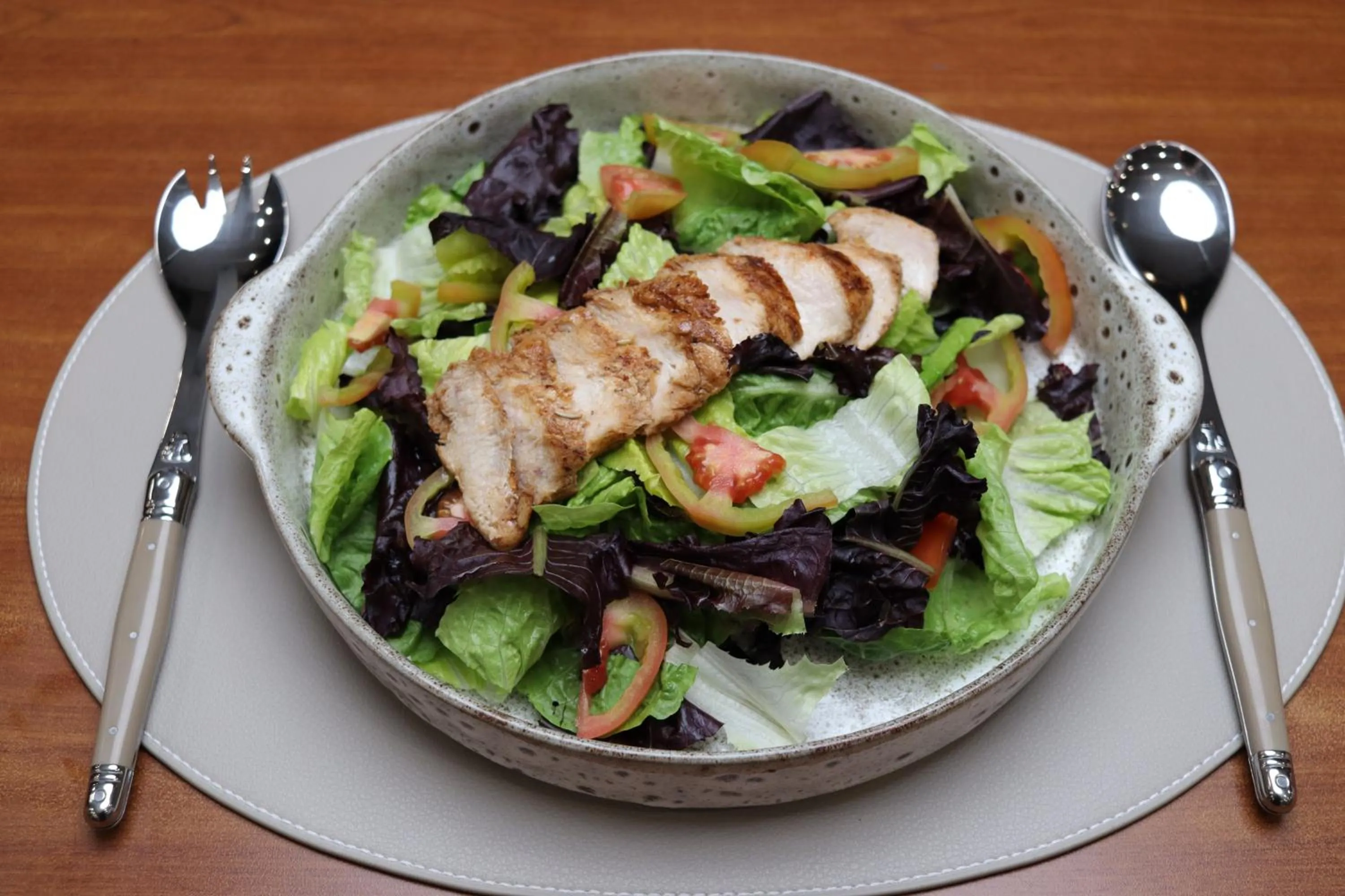 Restaurant/places to eat in The Golden Pine Hotel