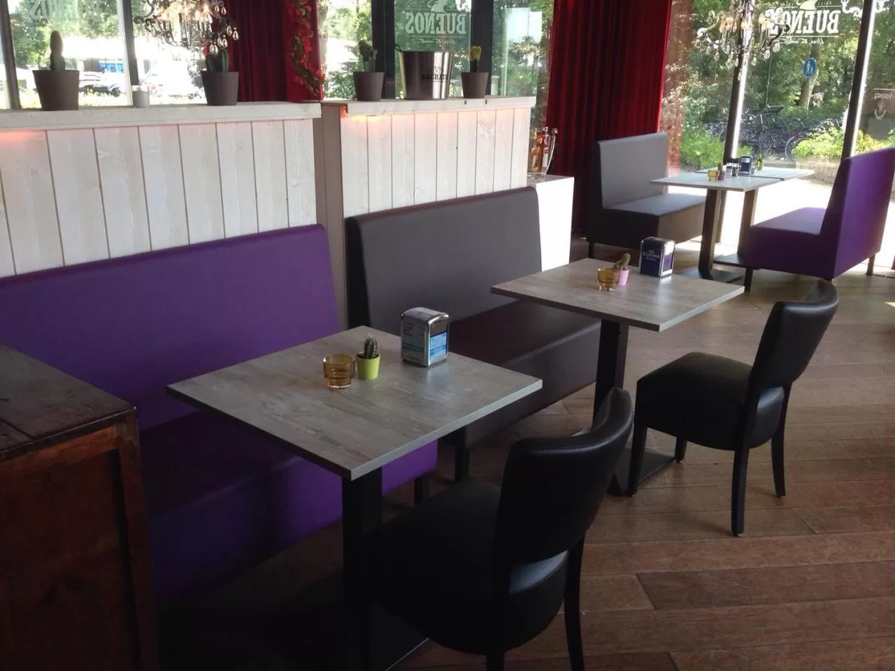 Restaurant/places to eat in Hotel Buenos