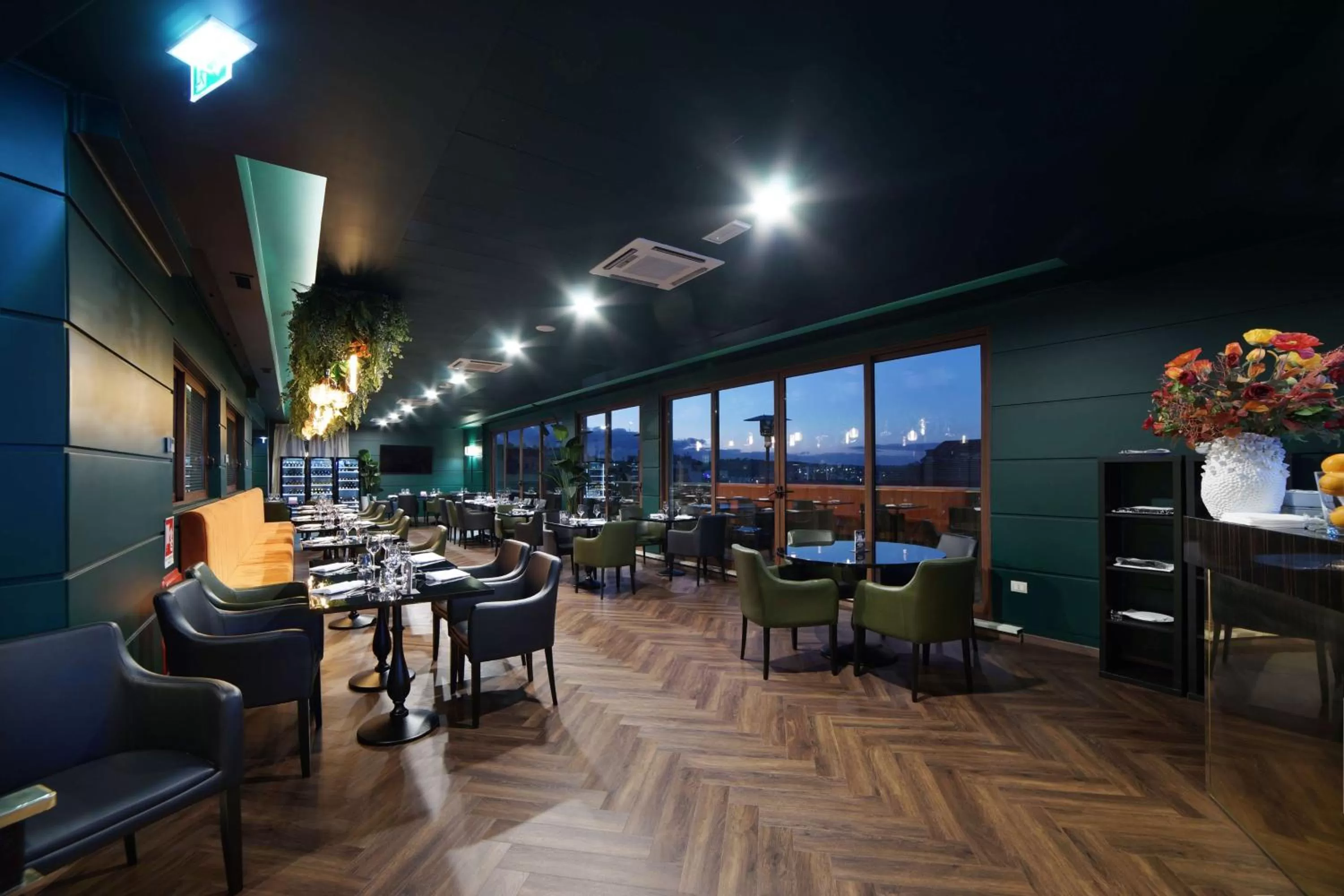 Restaurant/places to eat in Radisson Blu GHR Rome