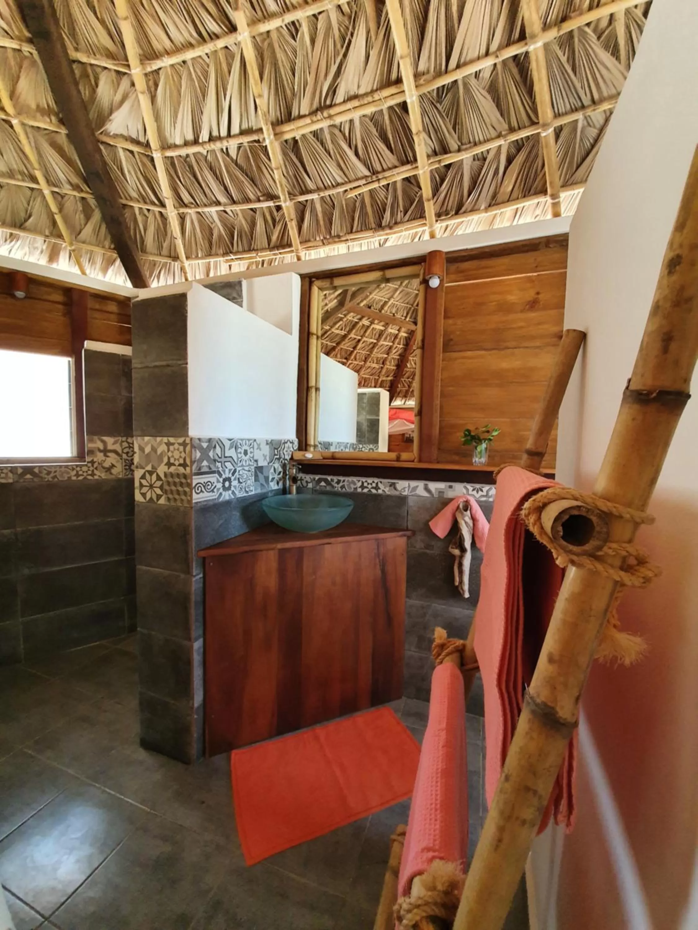 Bathroom in Ocean Lodge Kite & Windsurf