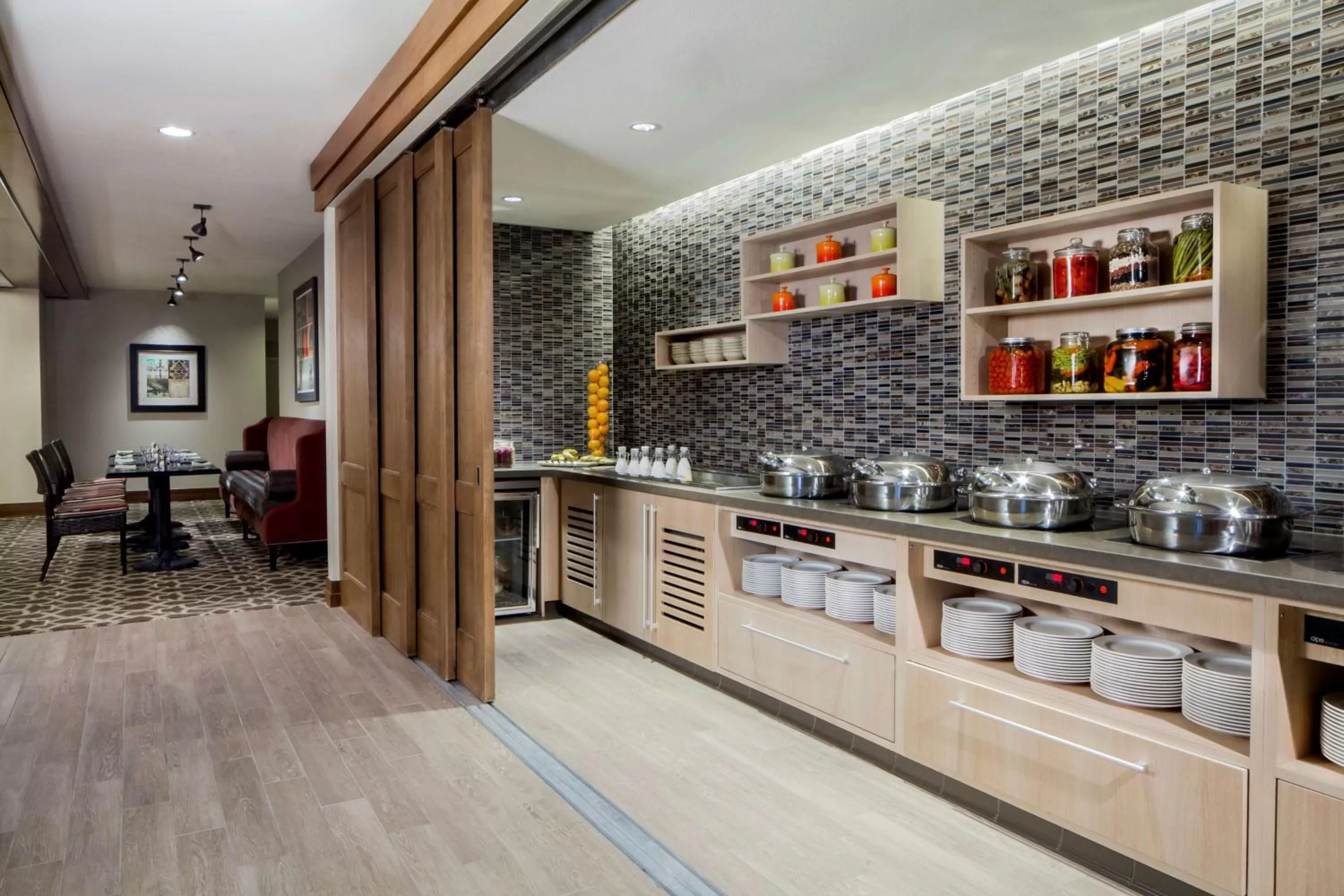 Restaurant/places to eat in Hyatt Regency Westlake