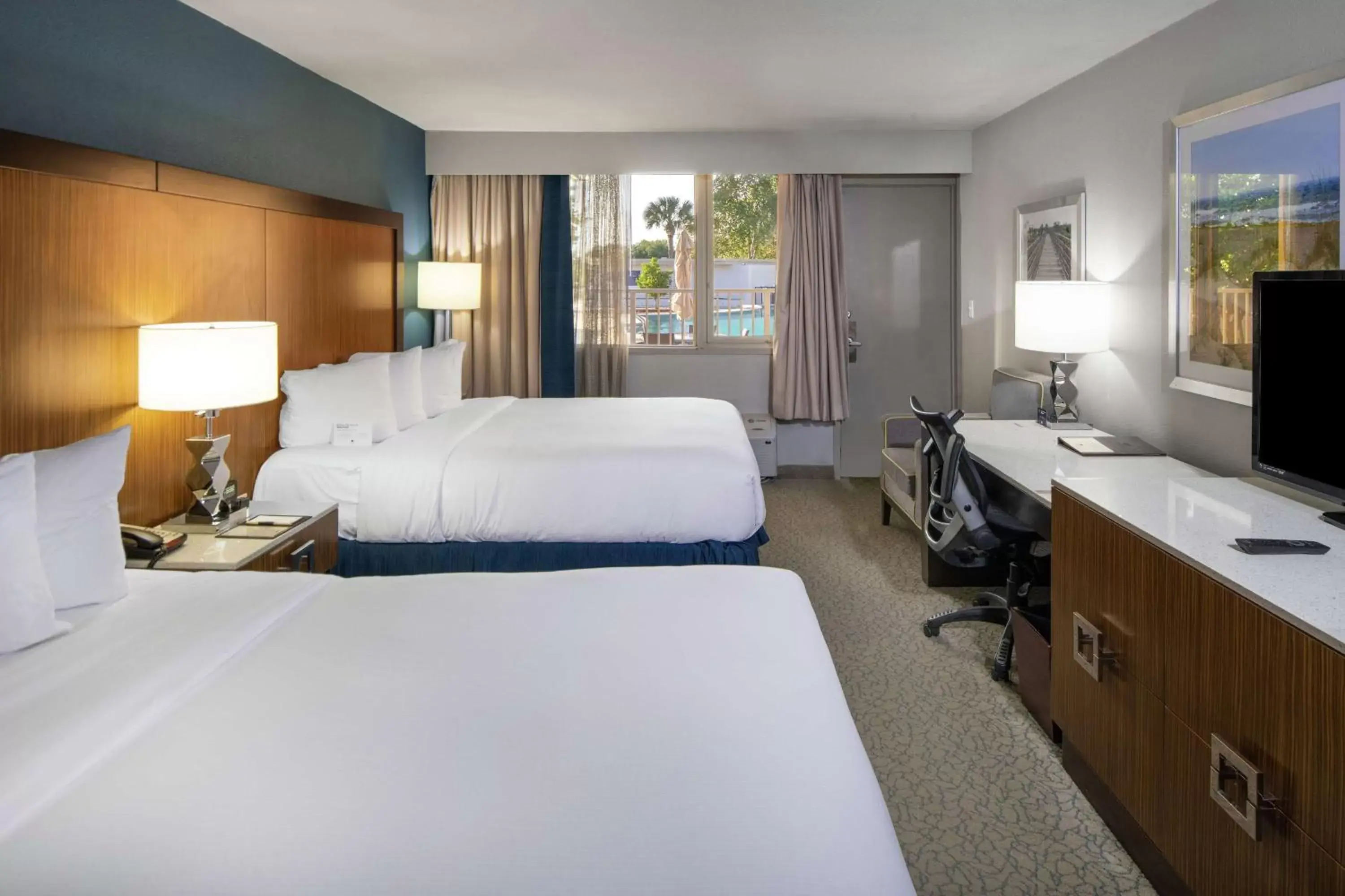 Queen Room with Two Queen Beds with Balcony or Patio in DoubleTree by Hilton Hotel Jacksonville Airport Queen Room with Two Queen Beds with Balcony or Patio in DoubleTree by Hilton Hotel Jacksonville Airport