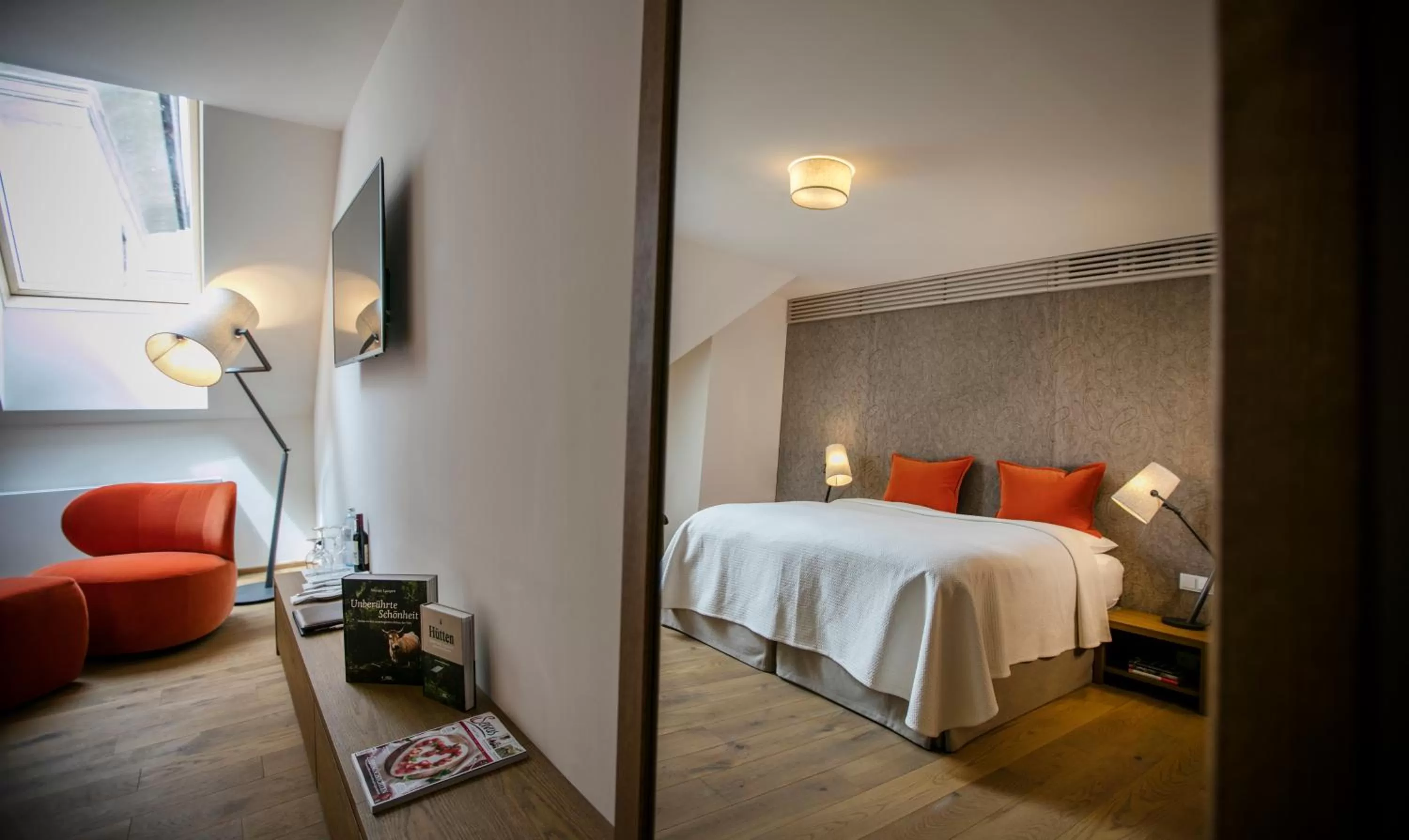 Photo of the whole room, Bed in TAUROA Schloss Gabelhofen