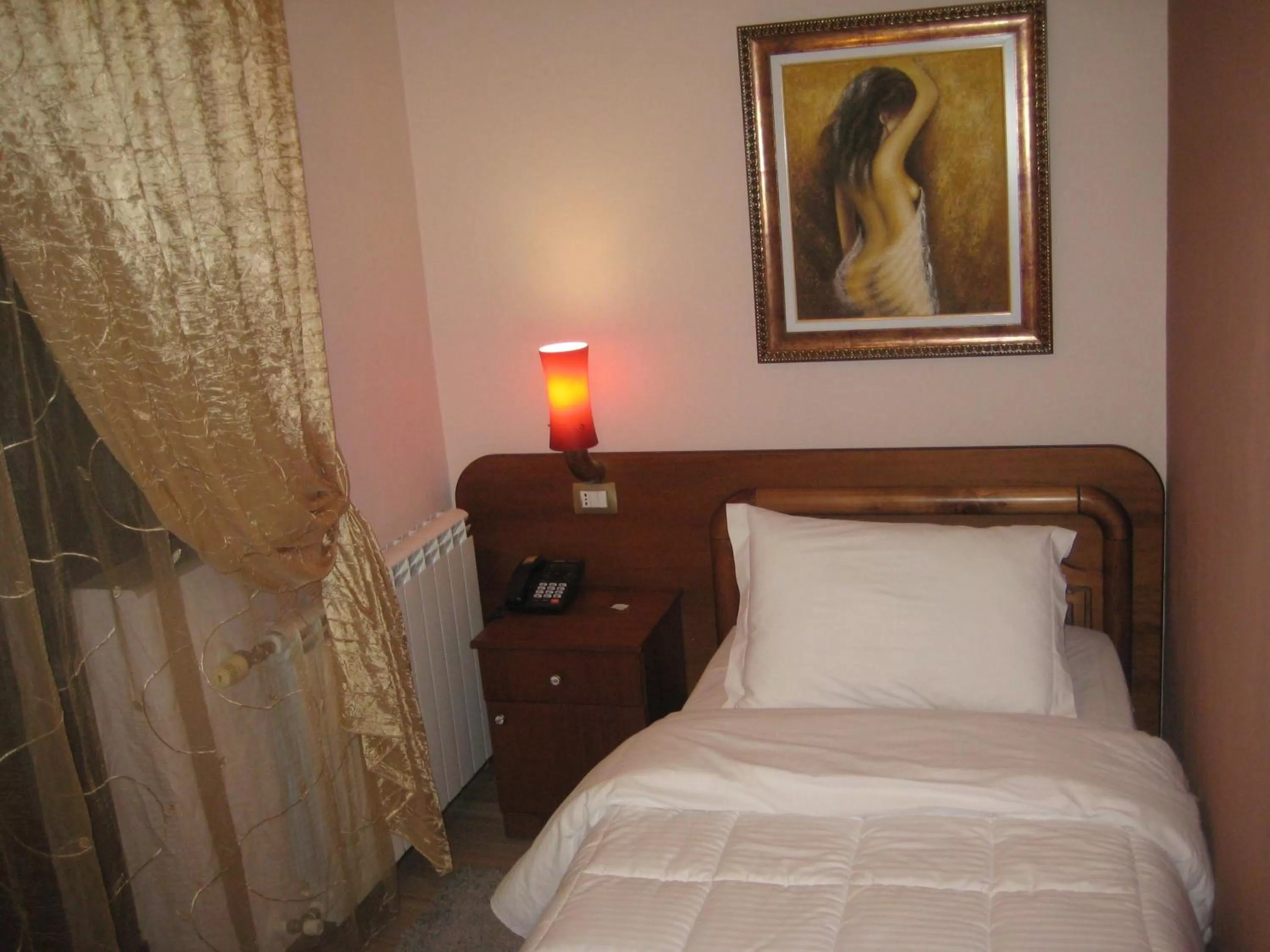 Bed in Drini Hotel