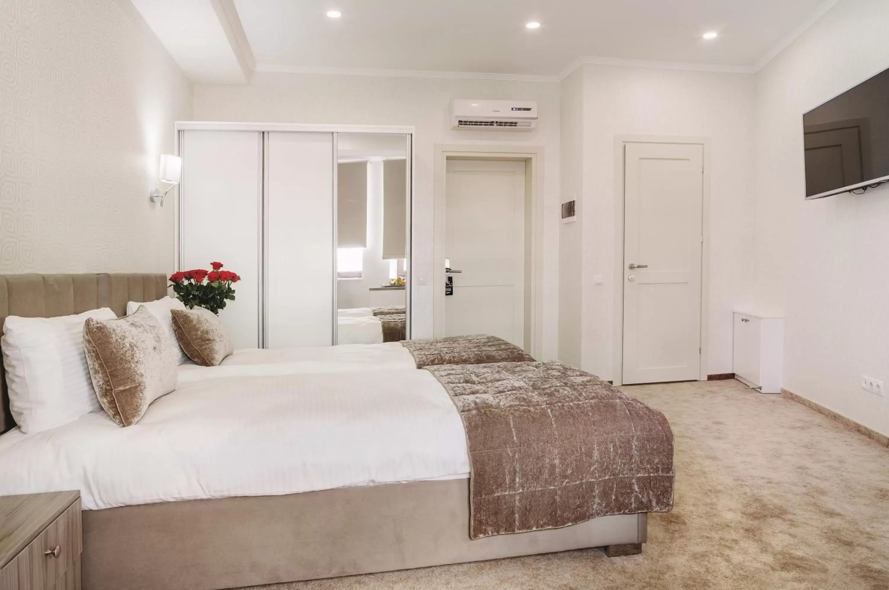 Connecting Room in Familion ApartHotel Connecting Room in Familion ApartHotel