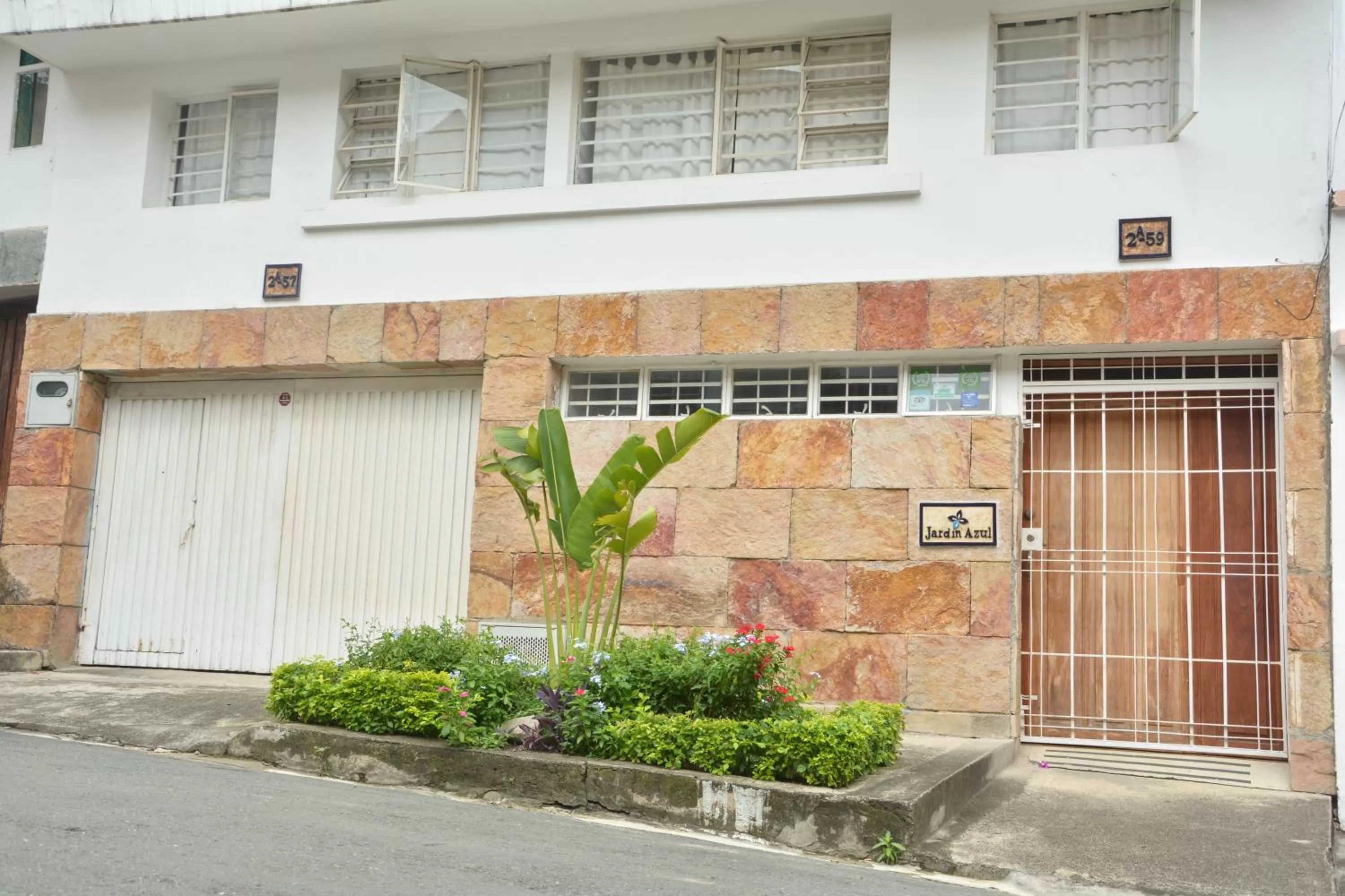 Facade/entrance, Patio/Outdoor Area in Casa Hotel Jardin Azul