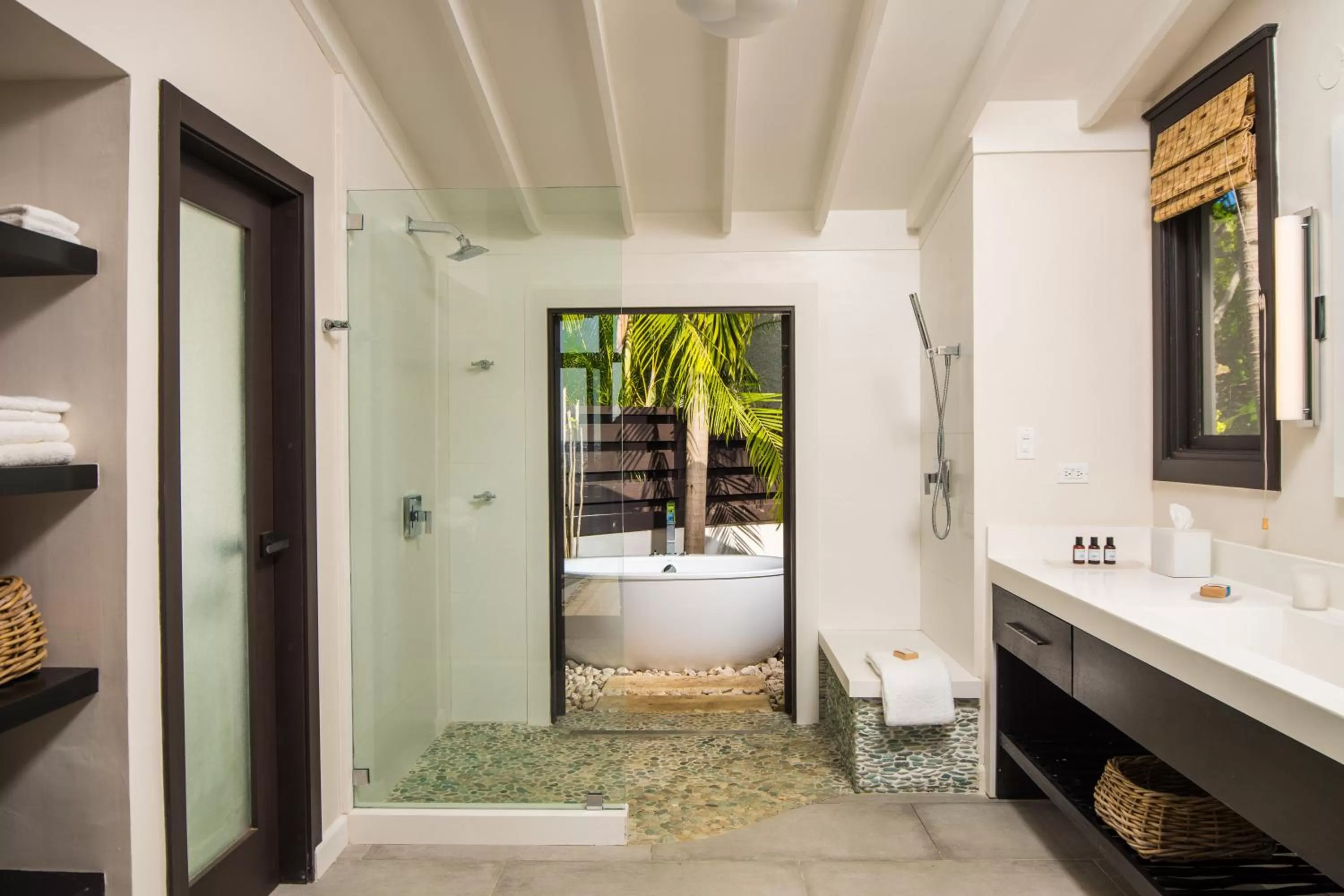 Bathroom in The Cliff Hotel