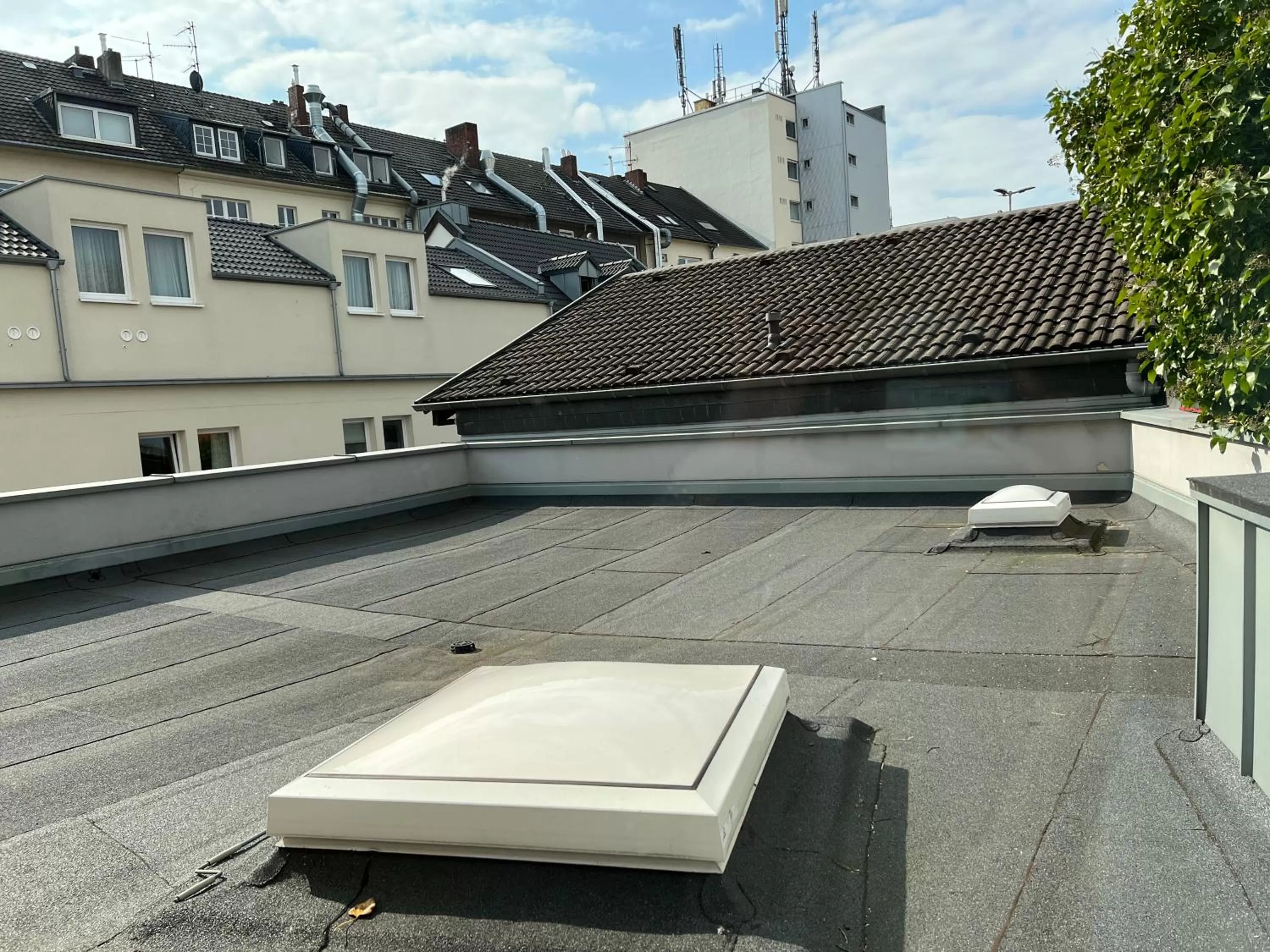 Balcony/Terrace, Swimming Pool in Hotel 83