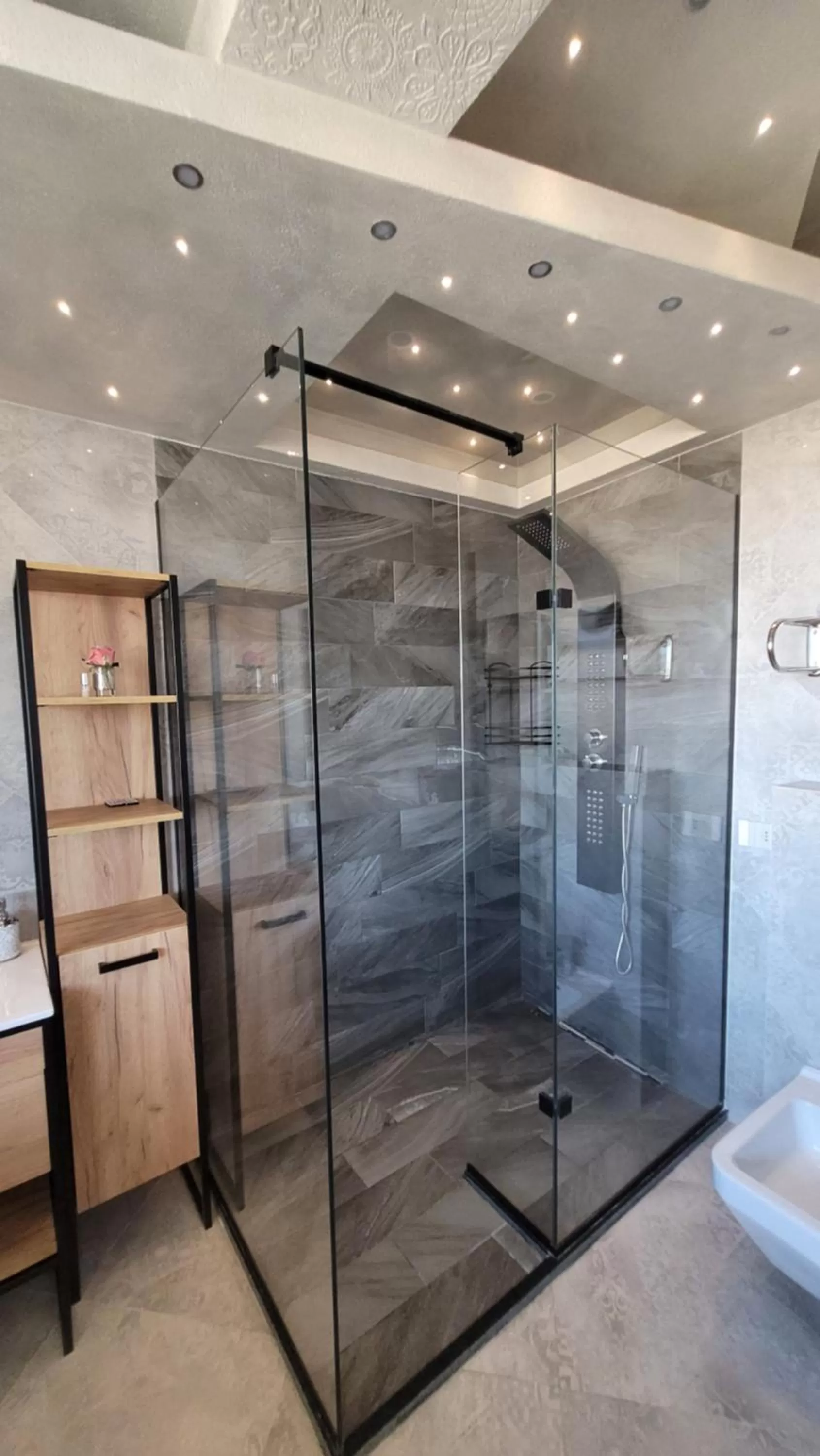 Shower, Bathroom in Terrace Suites Iasi