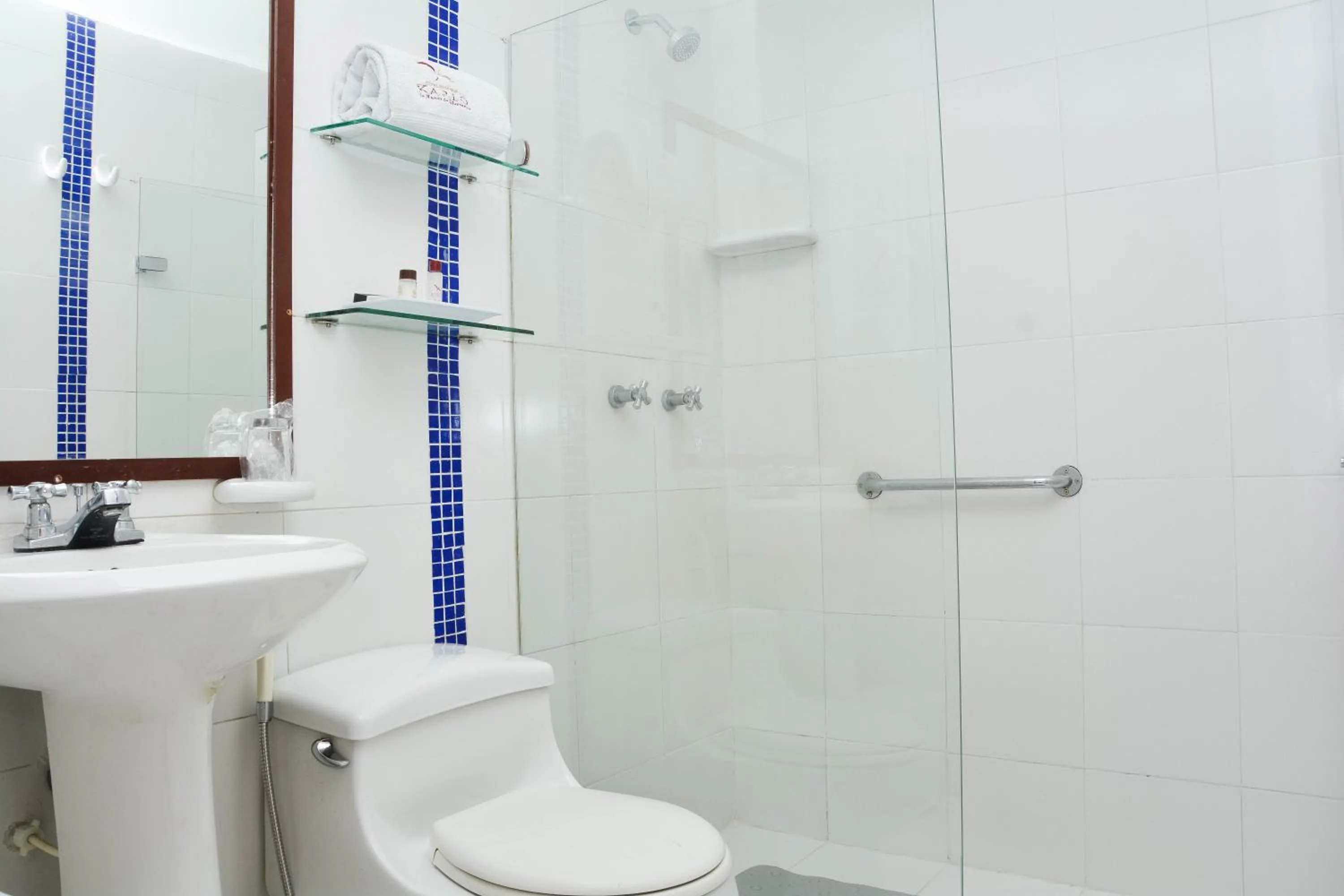 Bathroom in Hotel Karlo By GHO Hoteles