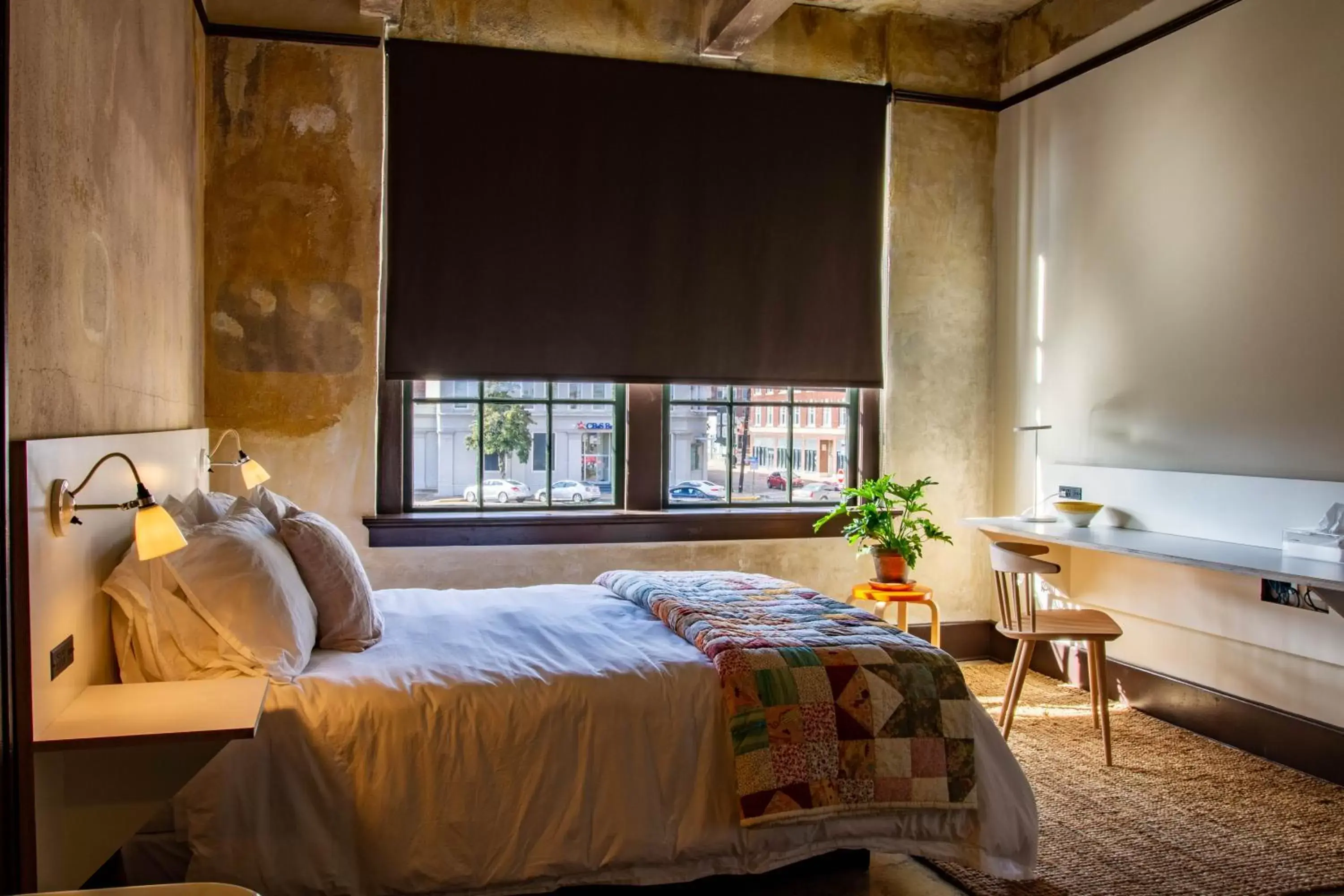 Superior Queen Room in Travelers Hotel Superior Queen Room in Travelers Hotel