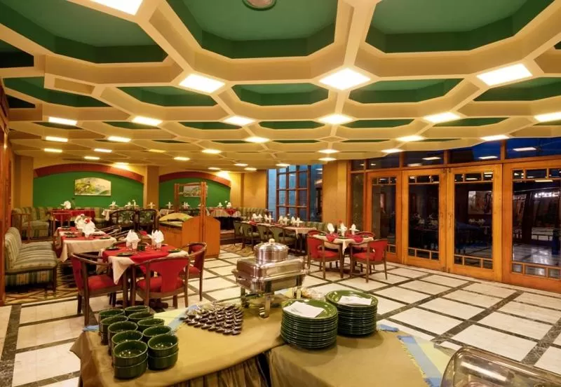 Restaurant/places to eat in Shingar Regency