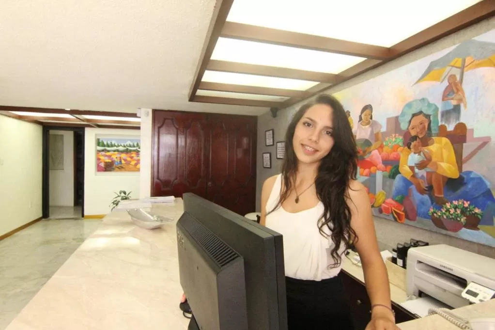 Staff in Mansion Havre