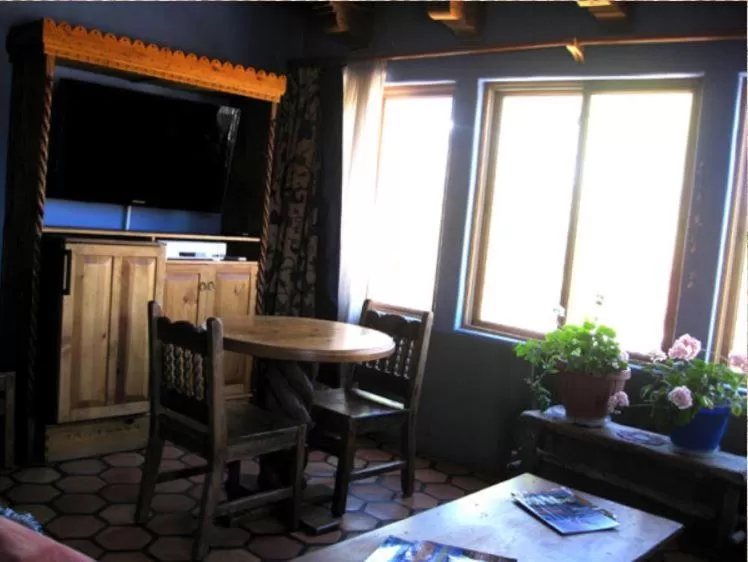 TV/Entertainment Center in La Dona Luz Inn an Historic B&B