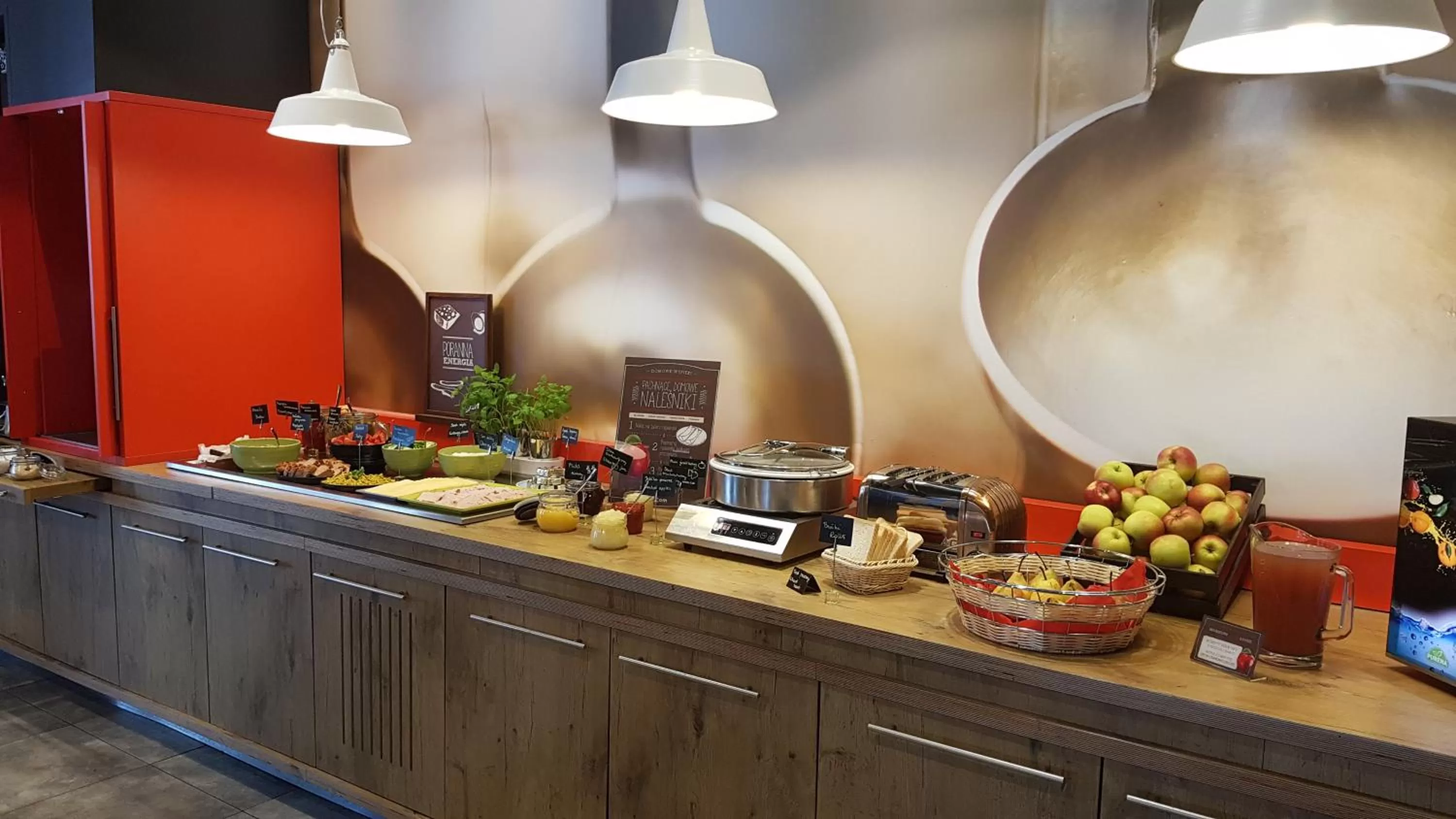 Restaurant/places to eat in Ibis Gdansk Stare Miasto