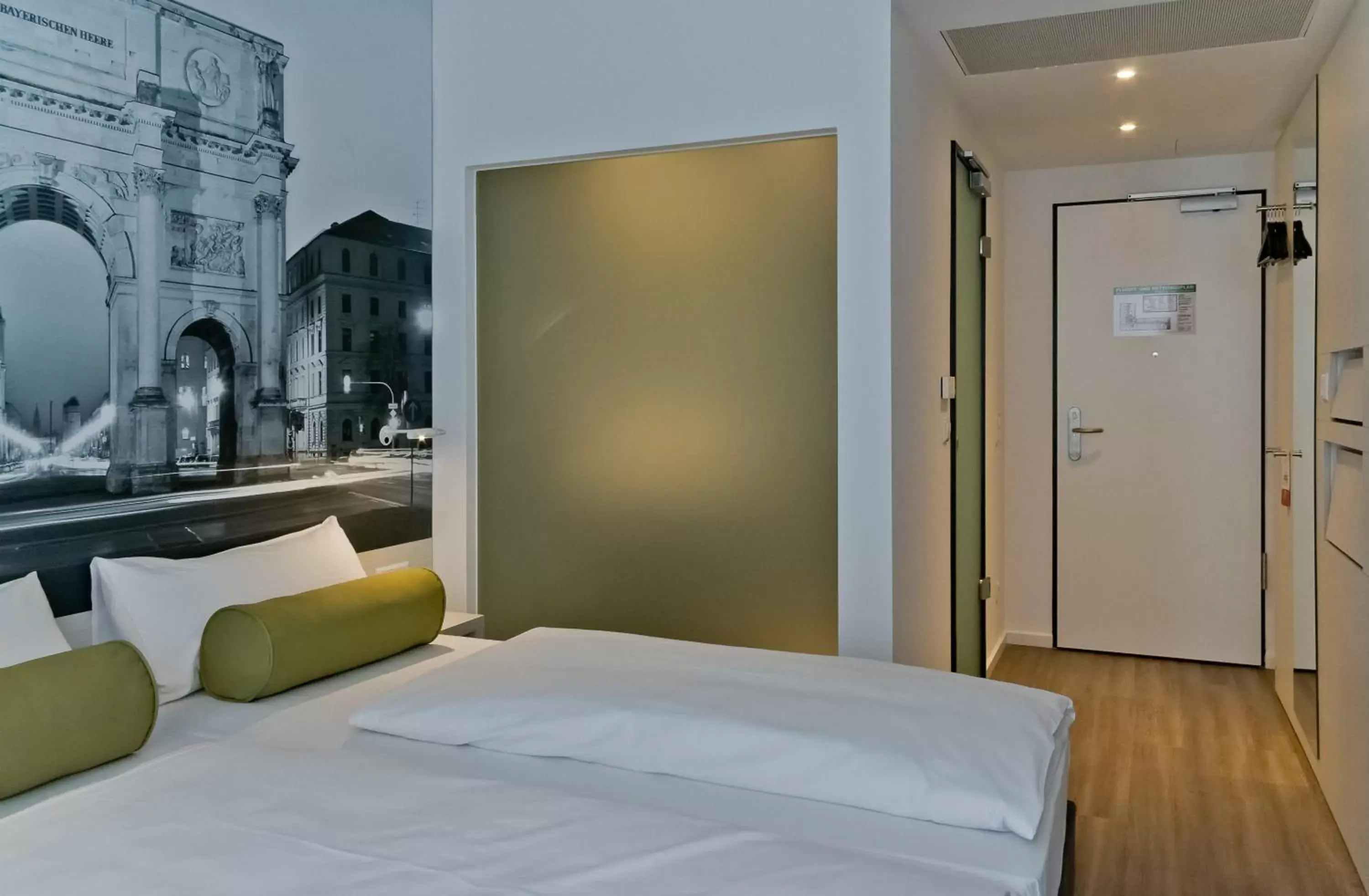 Standard Double Room - 2 Adjoining Rooms in Super 8 by Wyndham Munich City West Standard Double Room - 2 Adjoining Rooms in Super 8 by Wyndham Munich City West