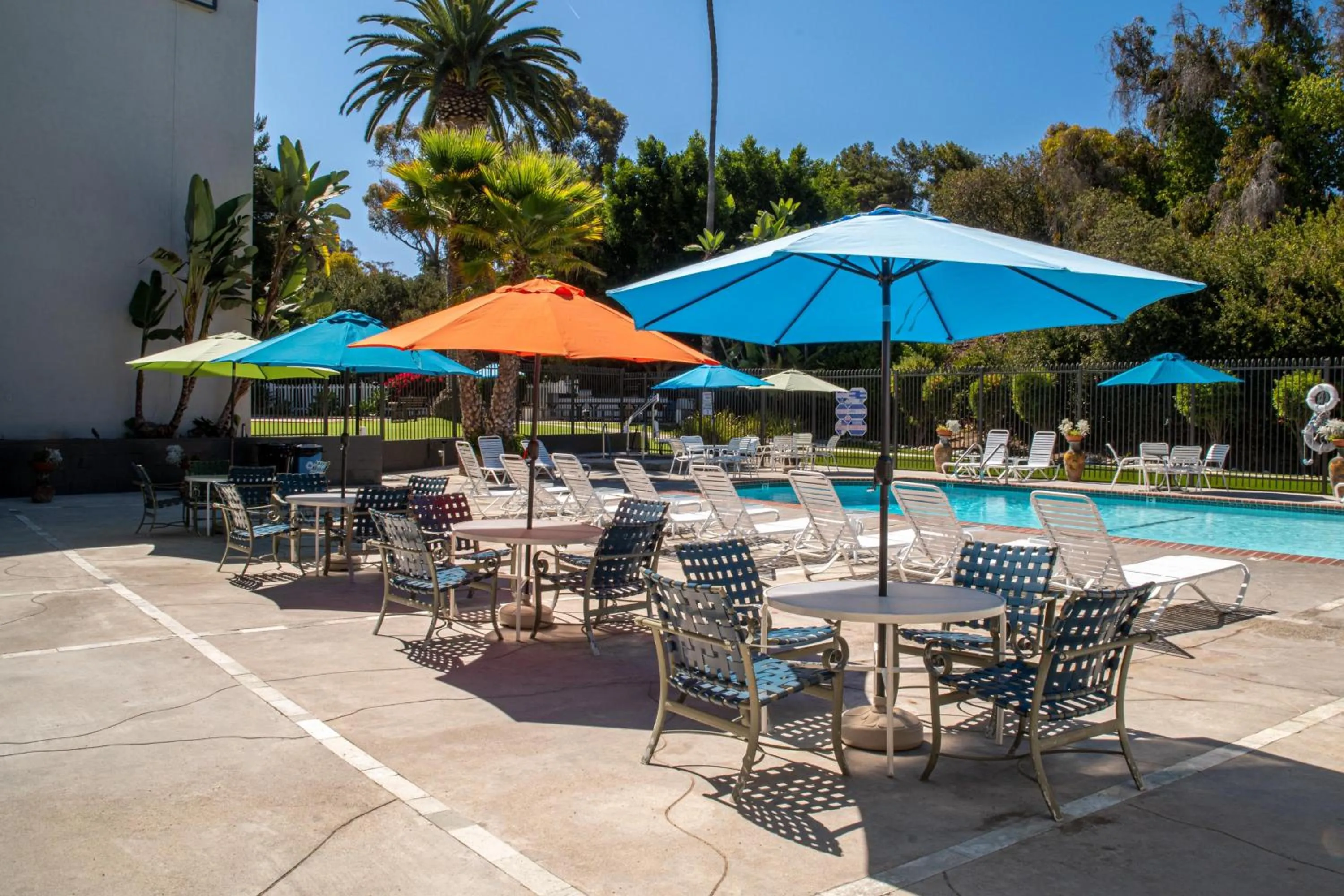Swimming pool in San Clemente Inn