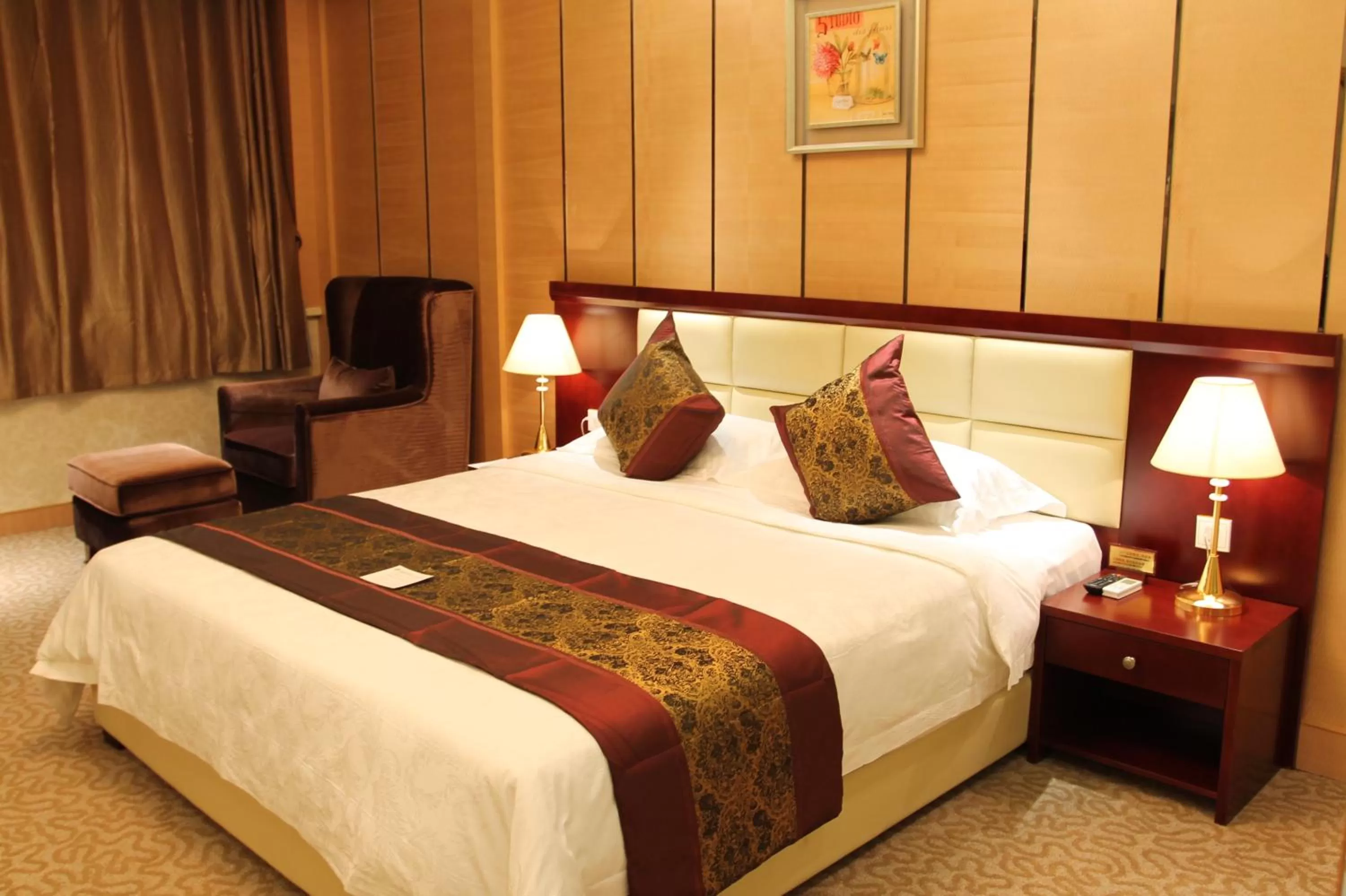 Bedroom, Bed in Sogecoa Golden Peacock