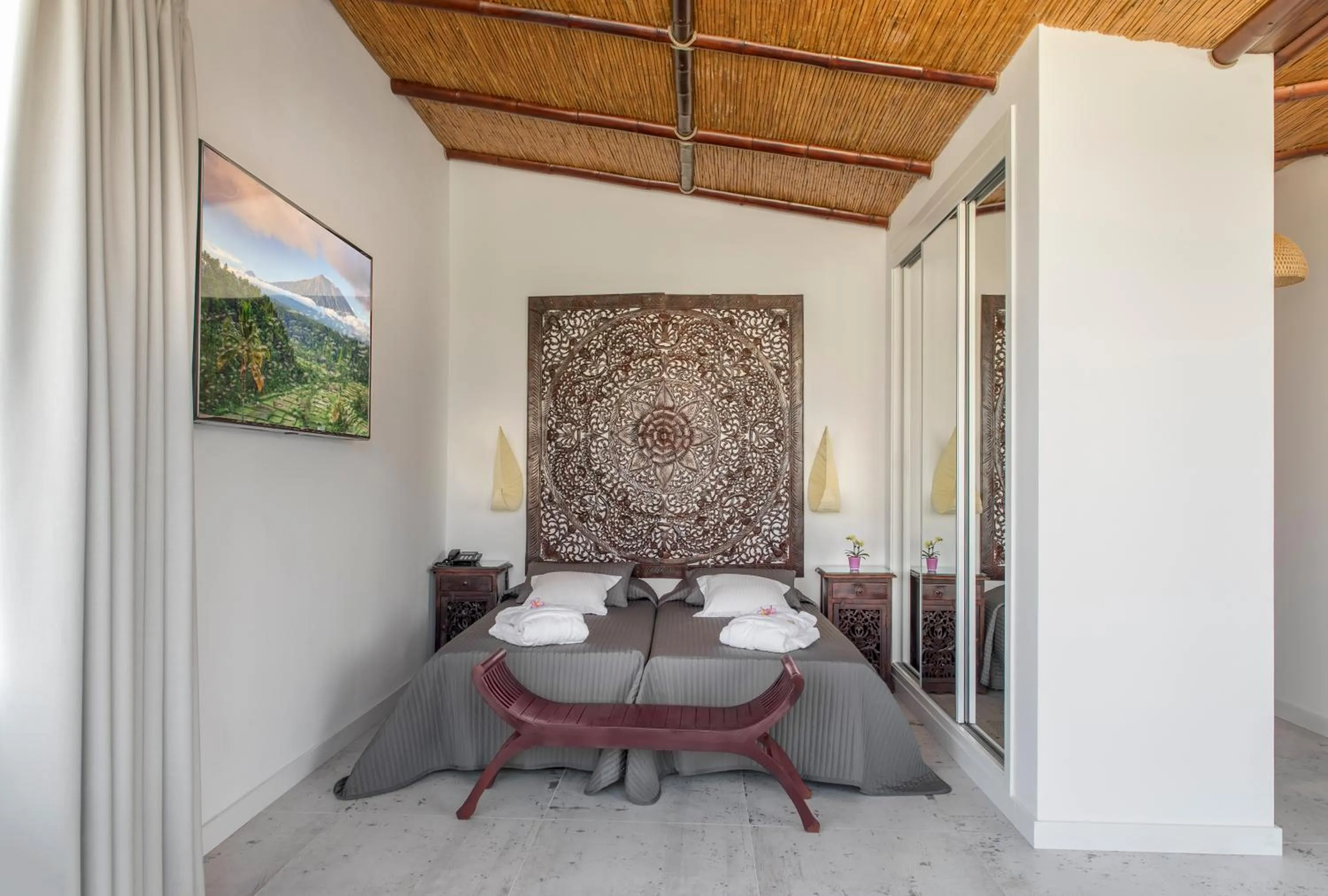 Photo of the whole room, Bed in Essence Hotel Boutique